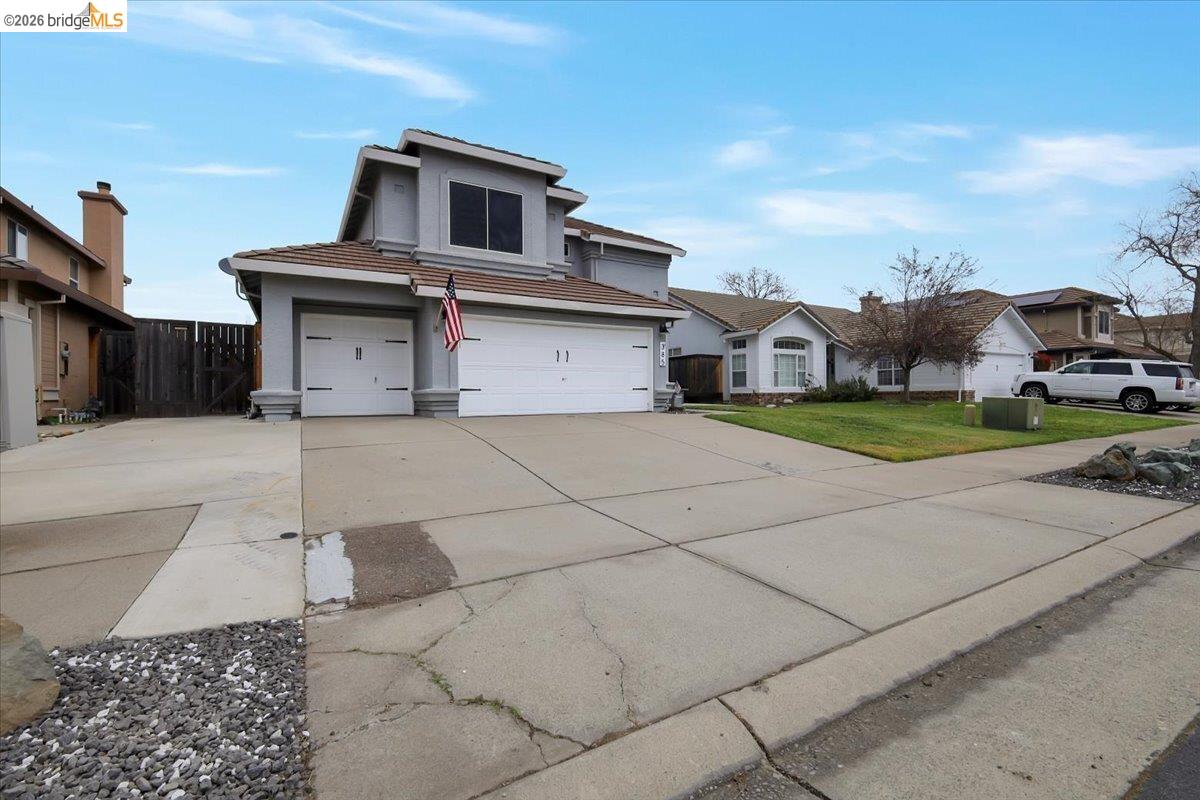 Detail Gallery Image 4 of 58 For 385 Farmington Cir, Roseville,  CA 95678 - 4 Beds | 2/1 Baths