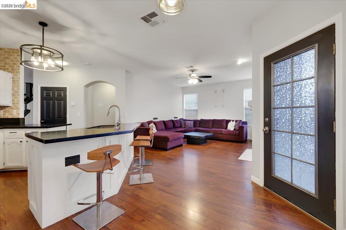 Detail Gallery Image 43 of 58 For 385 Farmington Cir, Roseville,  CA 95678 - 4 Beds | 2/1 Baths