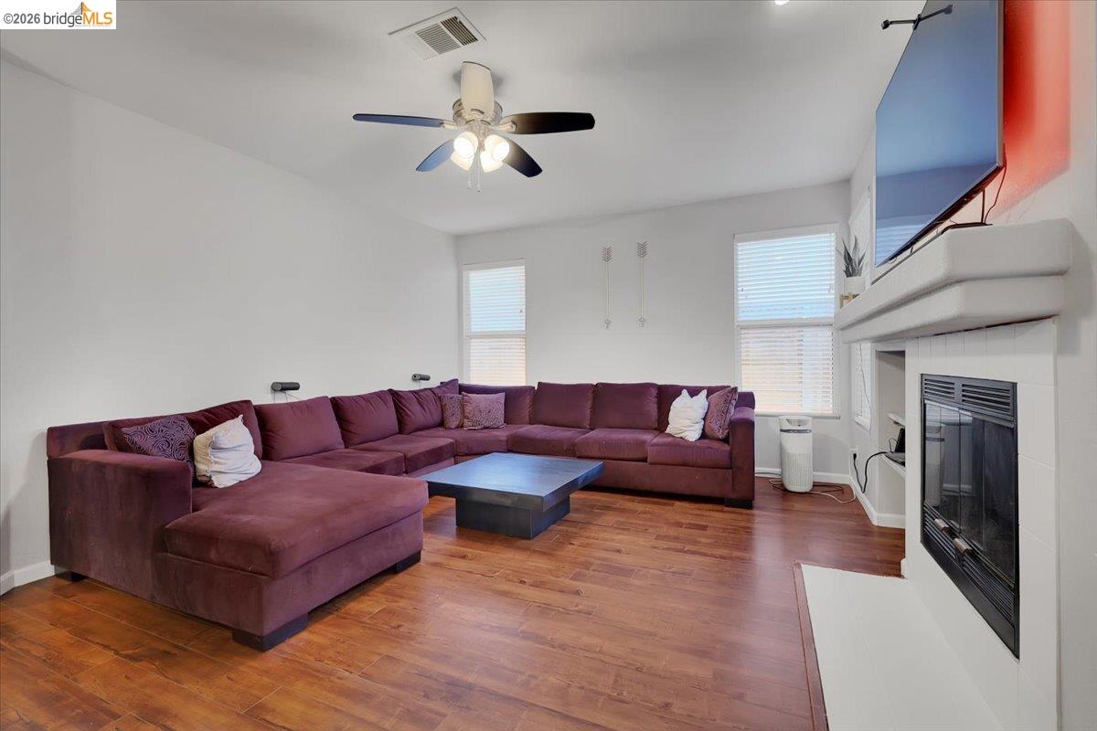 Detail Gallery Image 45 of 58 For 385 Farmington Cir, Roseville,  CA 95678 - 4 Beds | 2/1 Baths