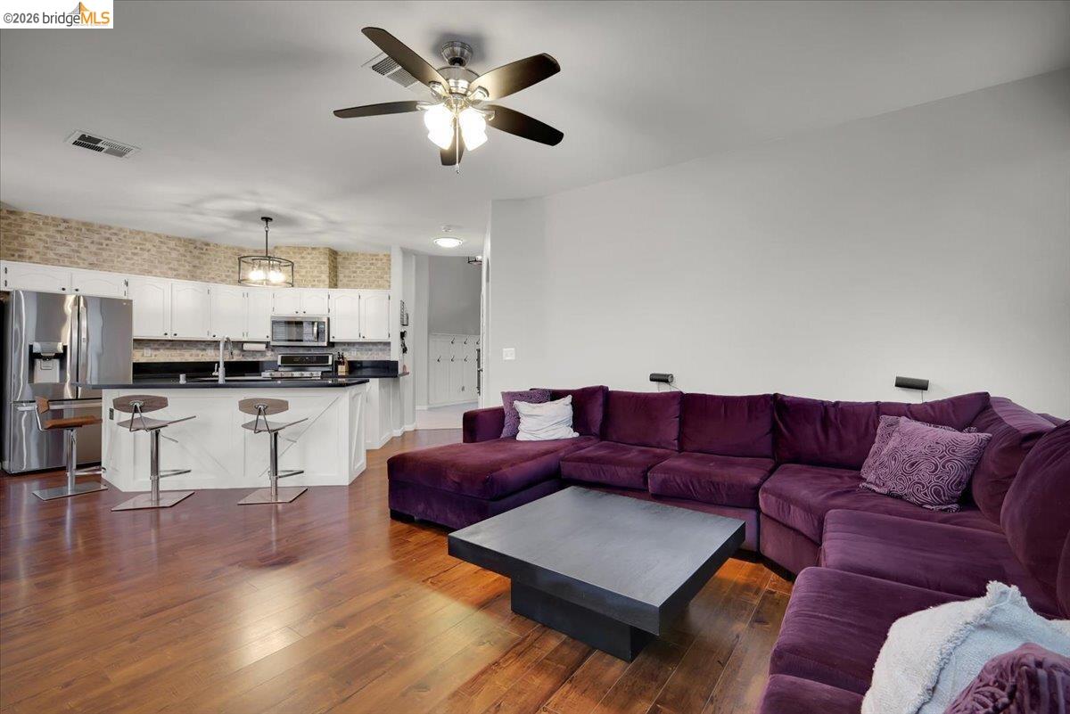 Detail Gallery Image 48 of 58 For 385 Farmington Cir, Roseville,  CA 95678 - 4 Beds | 2/1 Baths