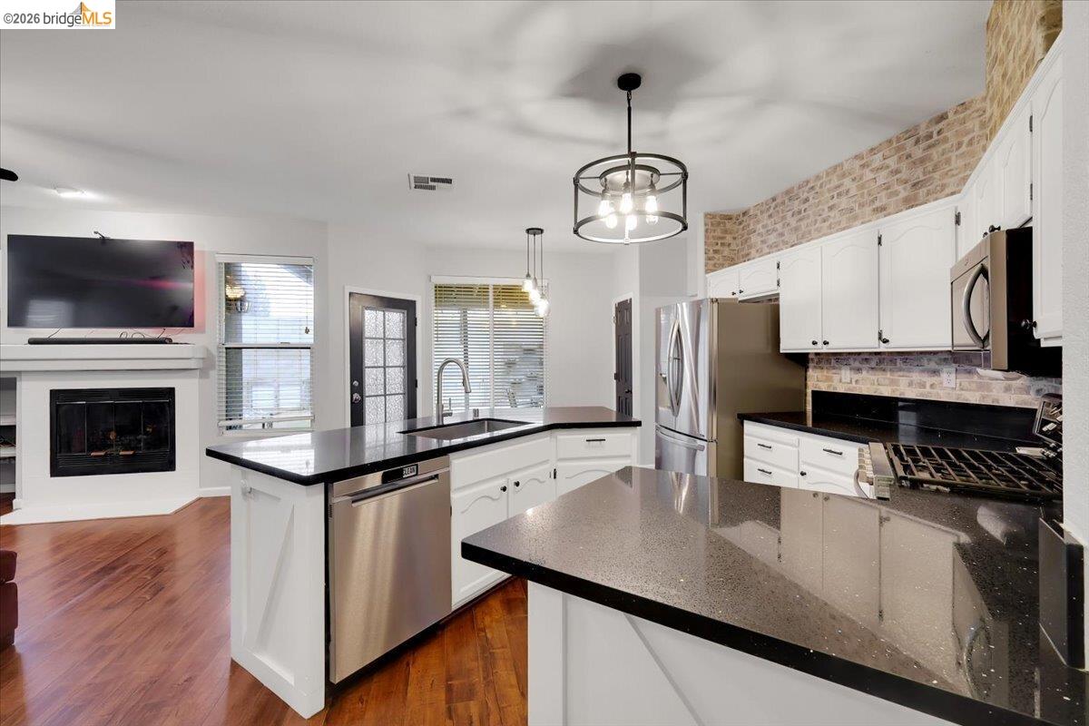 Detail Gallery Image 55 of 58 For 385 Farmington Cir, Roseville,  CA 95678 - 4 Beds | 2/1 Baths