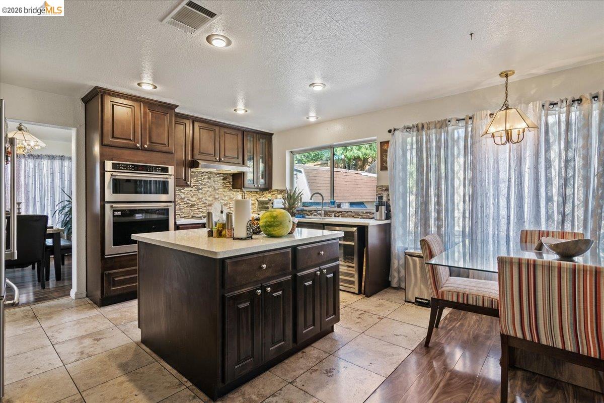 Detail Gallery Image 10 of 28 For 4137 Amargosa Drive, Antioch,  CA 94531 - 4 Beds | 3 Baths