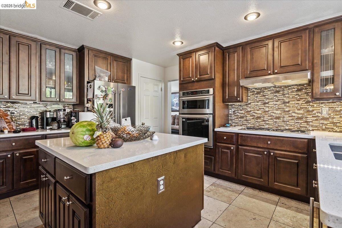 Detail Gallery Image 11 of 28 For 4137 Amargosa Drive, Antioch,  CA 94531 - 4 Beds | 3 Baths