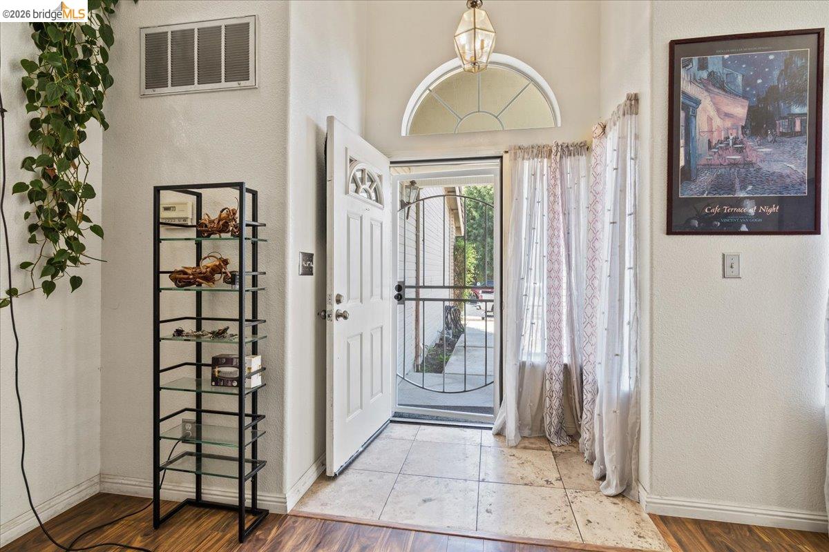 Detail Gallery Image 3 of 28 For 4137 Amargosa Drive, Antioch,  CA 94531 - 4 Beds | 3 Baths