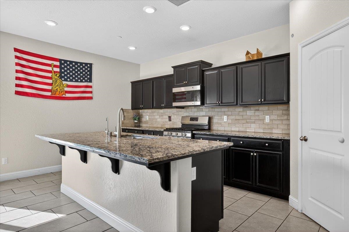 Detail Gallery Image 15 of 48 For 5986 E Pitt Ave, Fresno,  CA 93727 - 4 Beds | 3/1 Baths