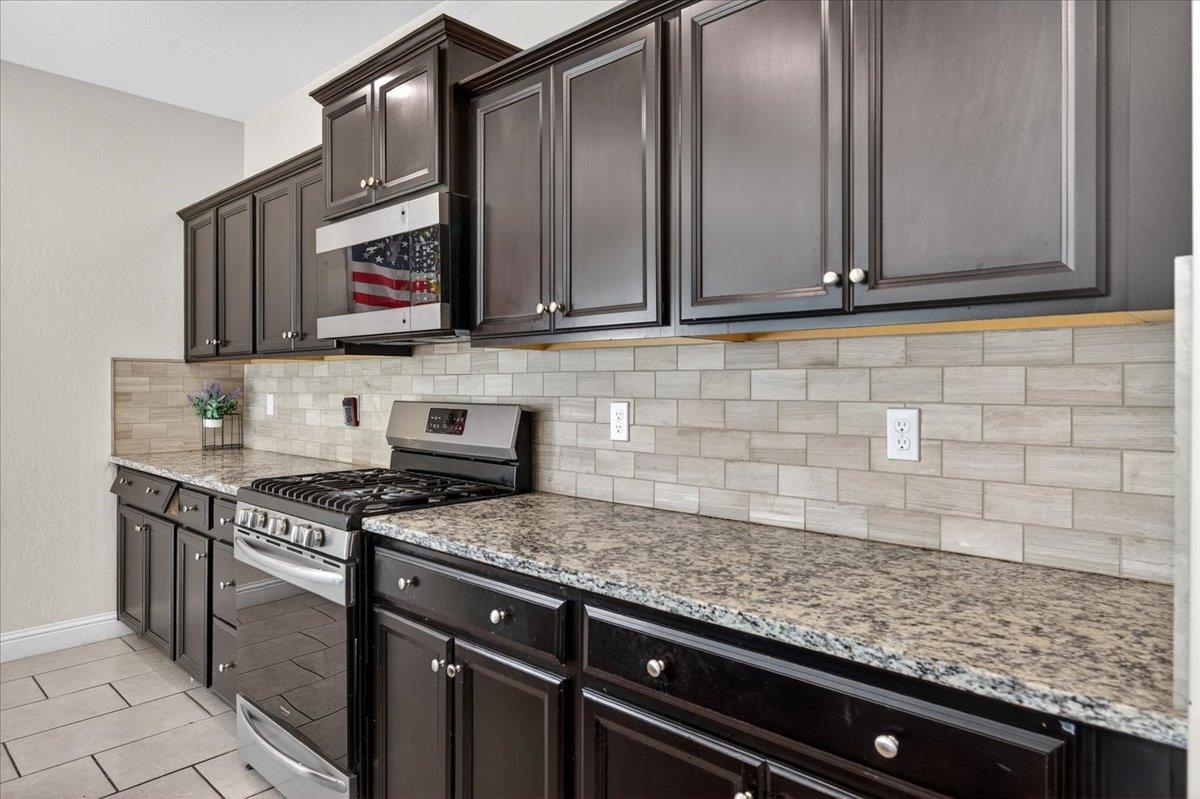 Detail Gallery Image 16 of 48 For 5986 E Pitt Ave, Fresno,  CA 93727 - 4 Beds | 3/1 Baths