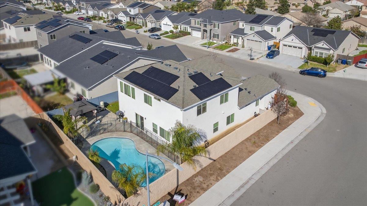 Detail Gallery Image 3 of 48 For 5986 E Pitt Ave, Fresno,  CA 93727 - 4 Beds | 3/1 Baths