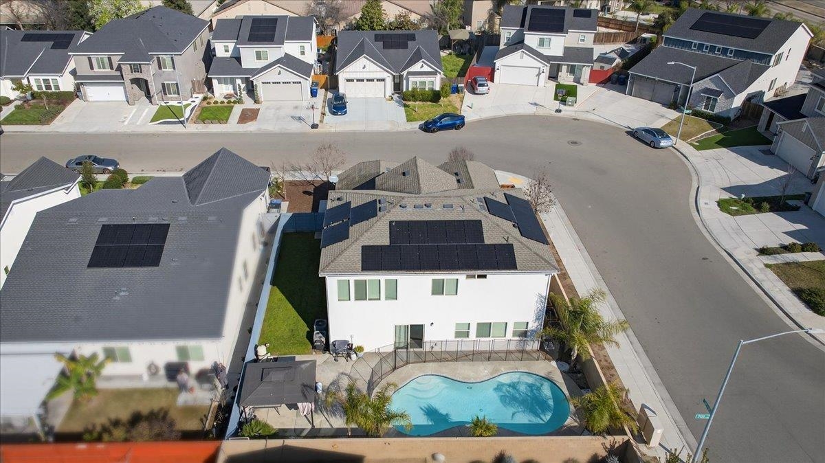 Detail Gallery Image 4 of 48 For 5986 E Pitt Ave, Fresno,  CA 93727 - 4 Beds | 3/1 Baths