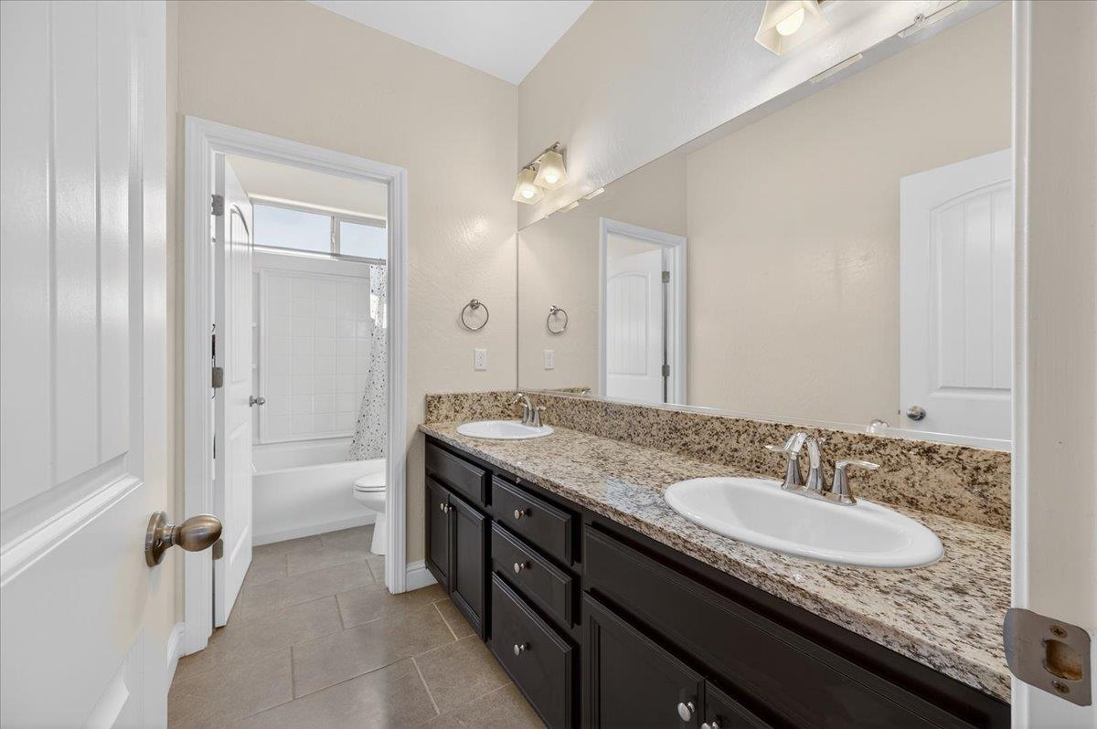 Detail Gallery Image 28 of 48 For 5986 E Pitt Ave, Fresno,  CA 93727 - 4 Beds | 3/1 Baths