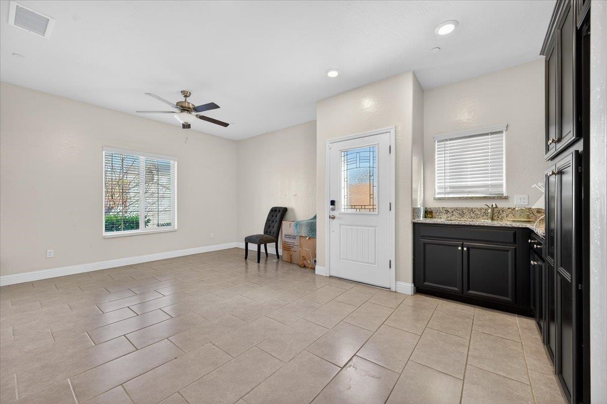 Detail Gallery Image 33 of 48 For 5986 E Pitt Ave, Fresno,  CA 93727 - 4 Beds | 3/1 Baths