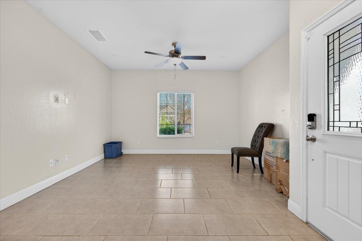 Detail Gallery Image 35 of 48 For 5986 E Pitt Ave, Fresno,  CA 93727 - 4 Beds | 3/1 Baths