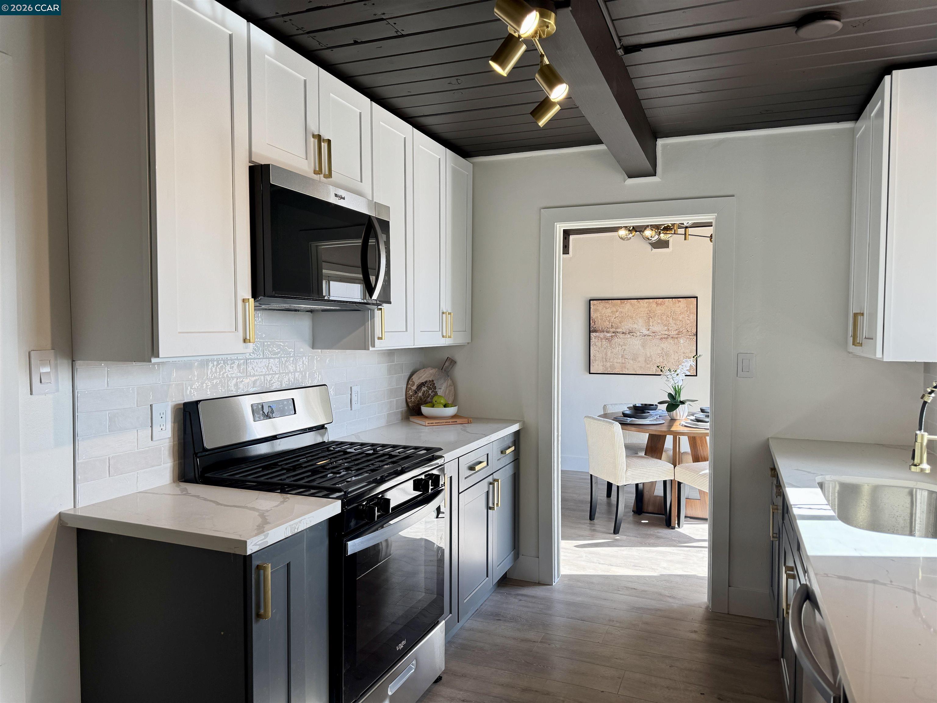 Detail Gallery Image 3 of 21 For 1838 Overhill Rd, Concord,  CA 94520 - 3 Beds | 1 Baths