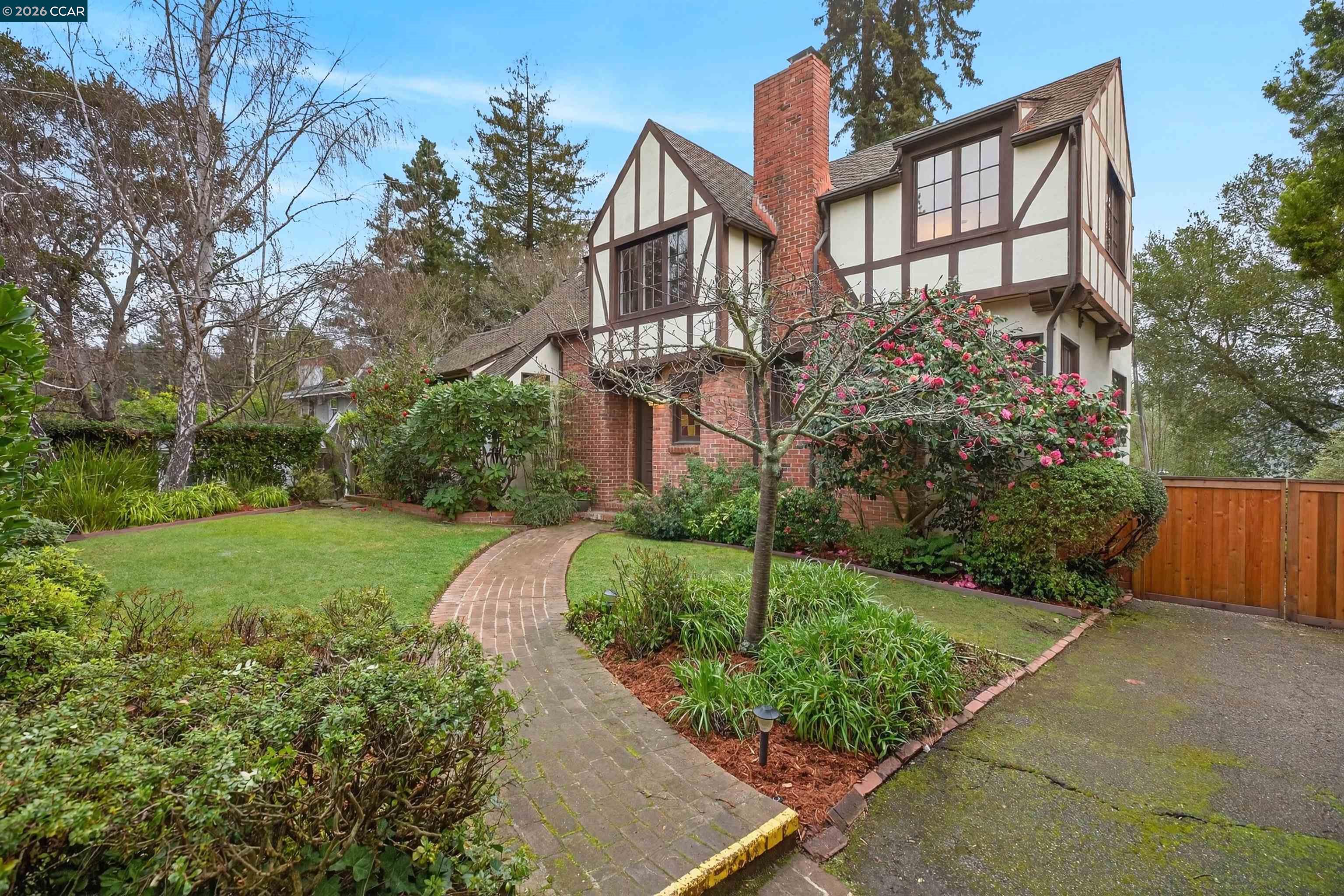 Front Image Thumbnail for CC41124544