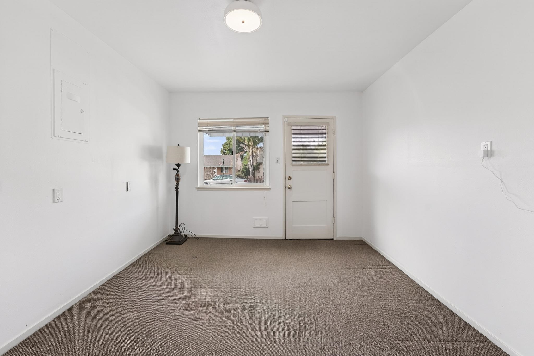 Detail Gallery Image 13 of 21 For 22079 Queen St, Castro Valley,  CA 94546 - 2 Beds | 1 Baths