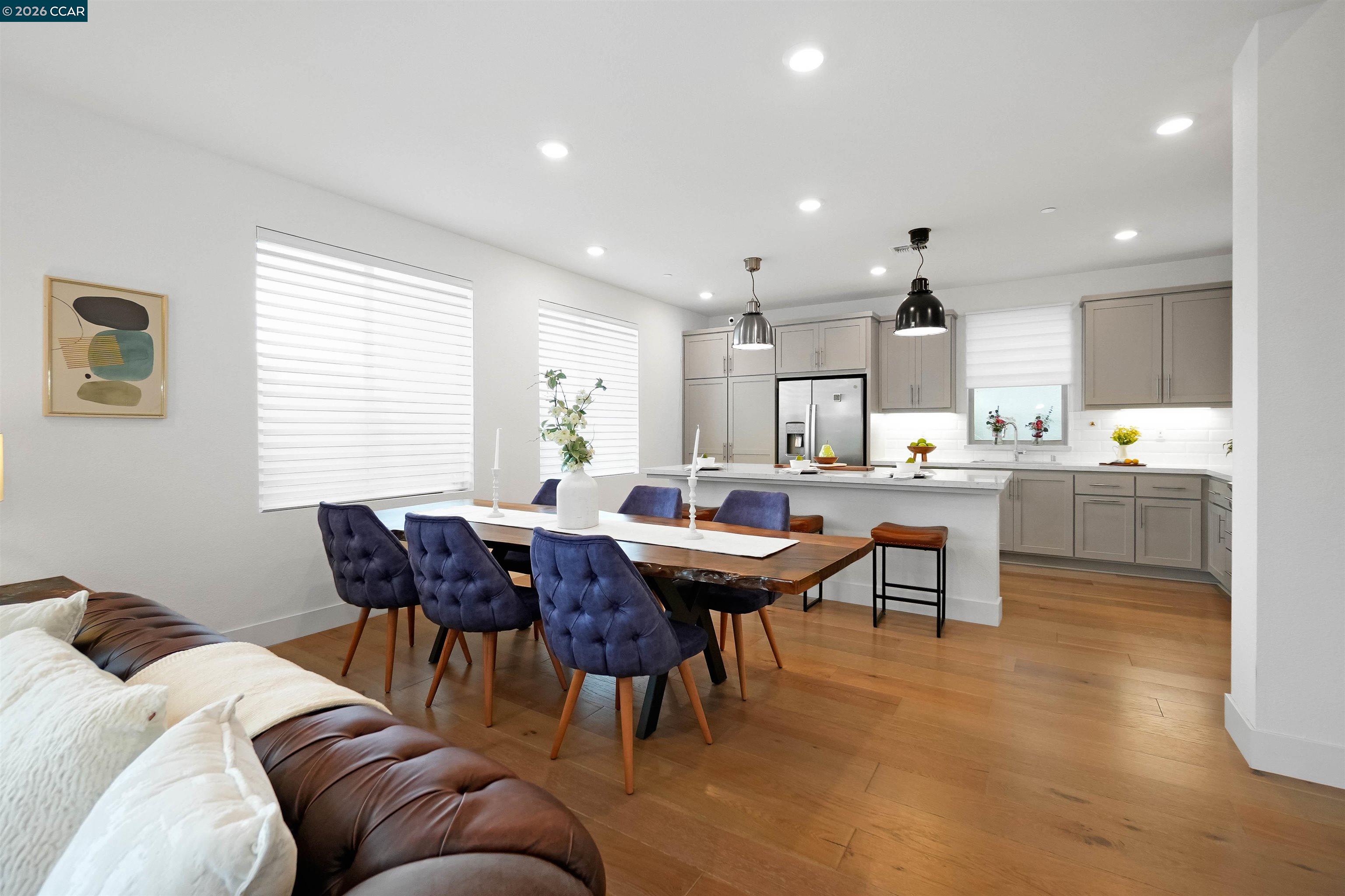 Detail Gallery Image 11 of 60 For 5860 Silhouette Ct, Dublin,  CA 94568 - 5 Beds | 4 Baths