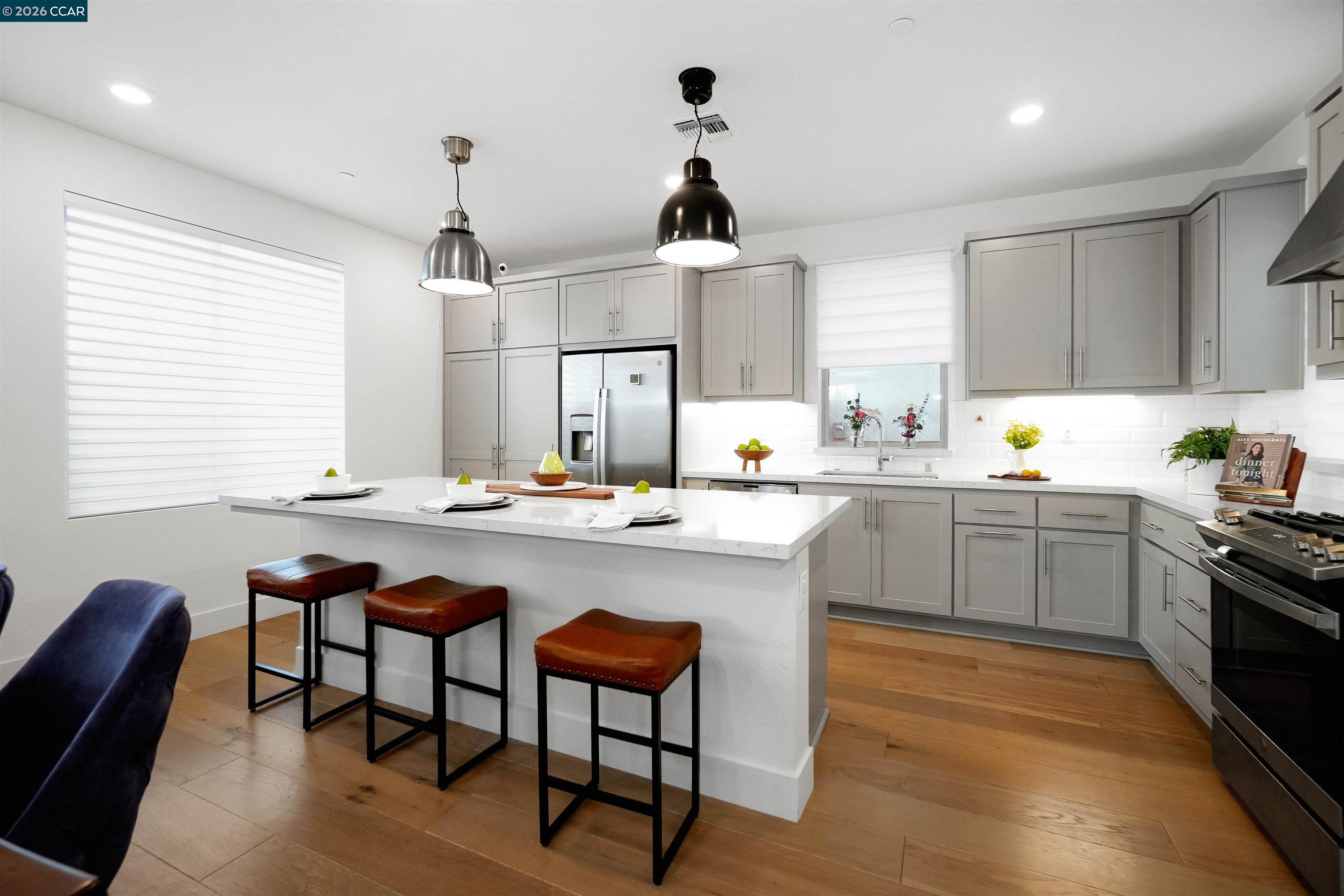 Detail Gallery Image 13 of 60 For 5860 Silhouette Ct, Dublin,  CA 94568 - 5 Beds | 4 Baths