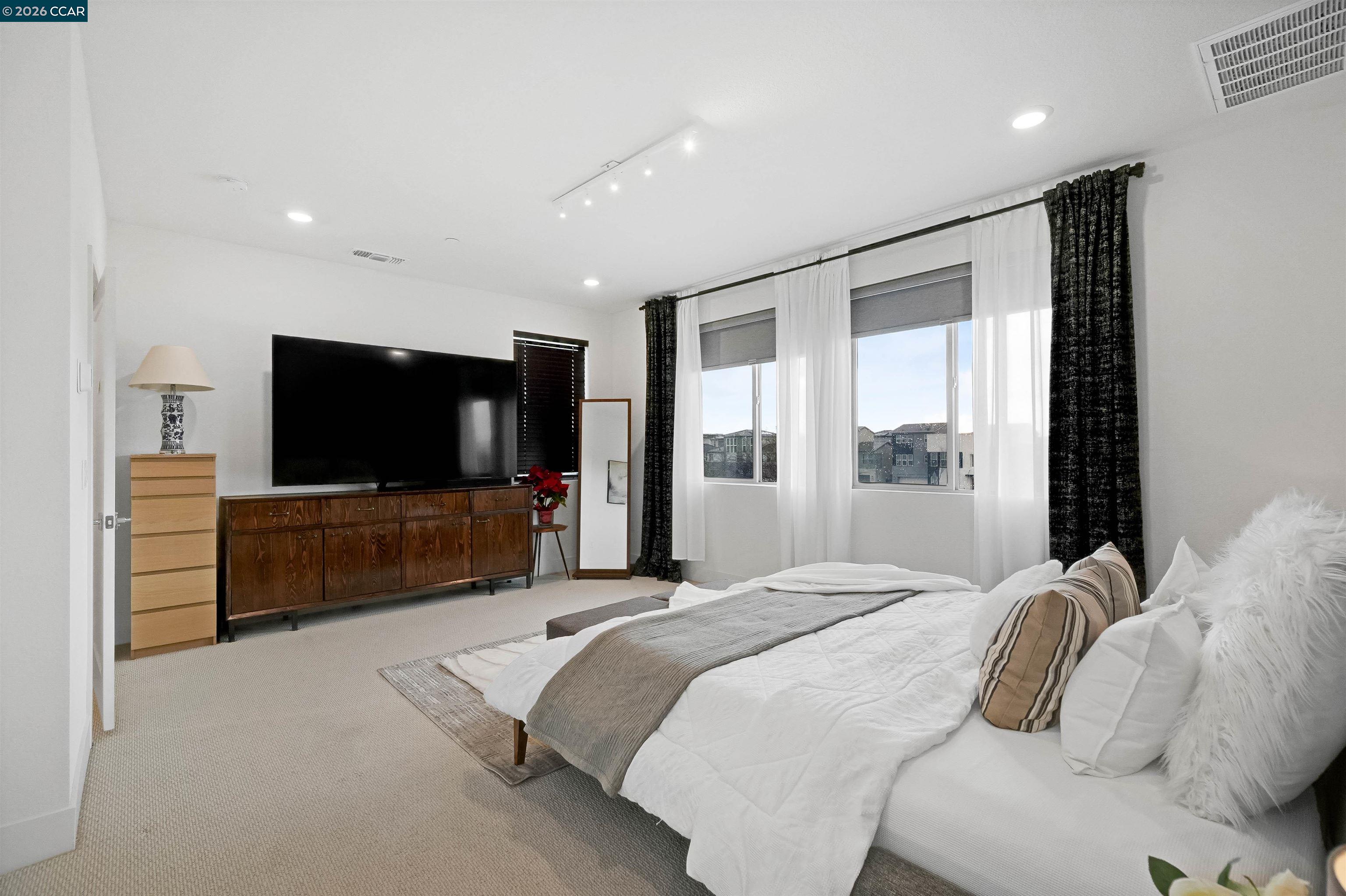 Detail Gallery Image 35 of 60 For 5860 Silhouette Ct, Dublin,  CA 94568 - 5 Beds | 4 Baths