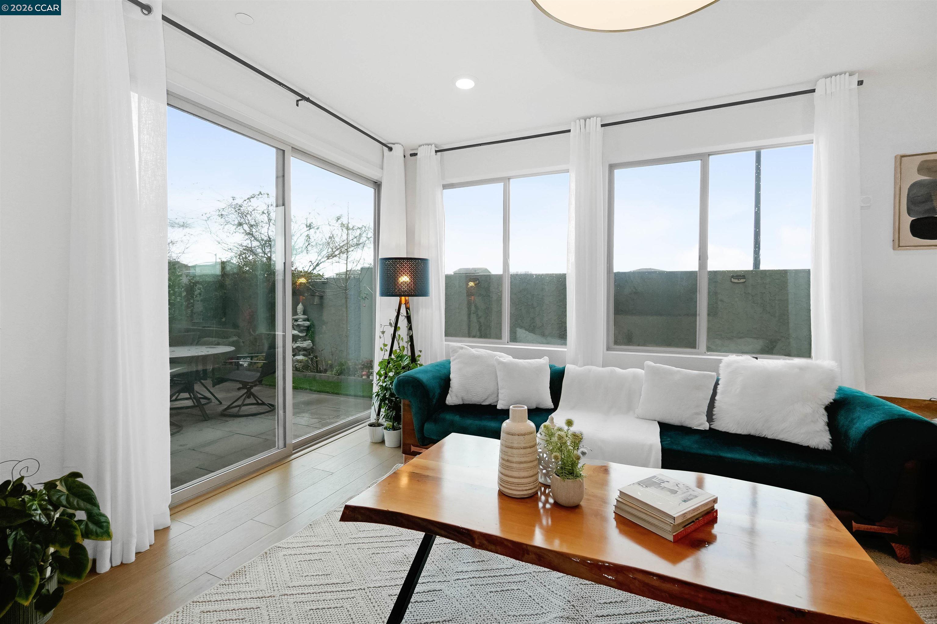 Detail Gallery Image 10 of 60 For 5860 Silhouette Ct, Dublin,  CA 94568 - 5 Beds | 4 Baths