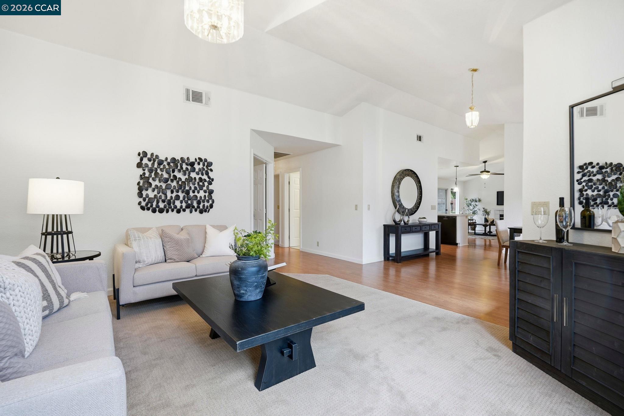 Detail Gallery Image 11 of 46 For 5585 Tudor Way, Loomis,  CA 95650 - 3 Beds | 2 Baths