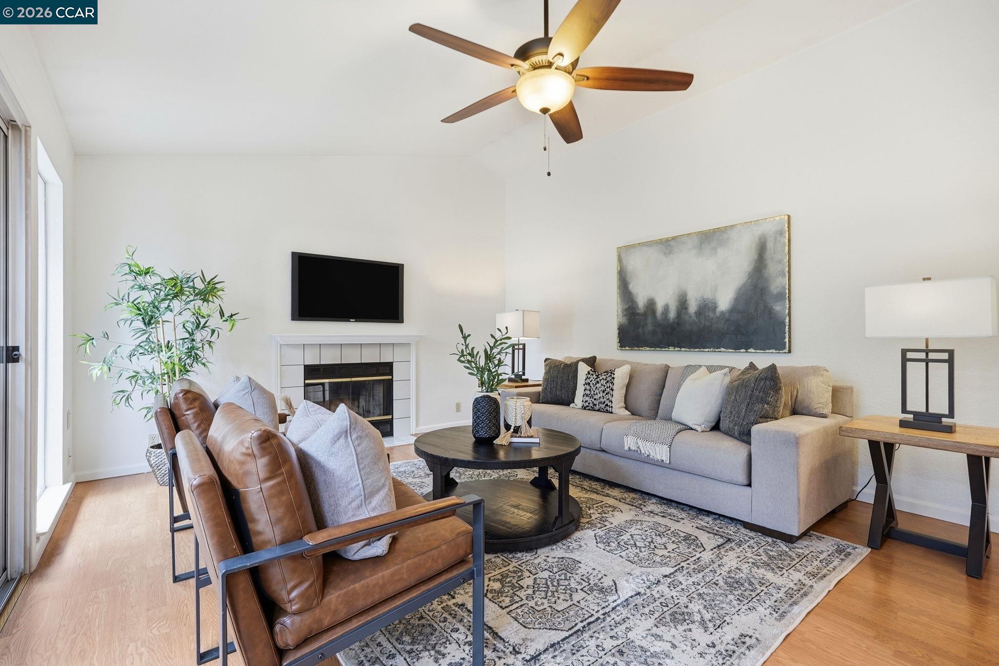 Detail Gallery Image 12 of 46 For 5585 Tudor Way, Loomis,  CA 95650 - 3 Beds | 2 Baths