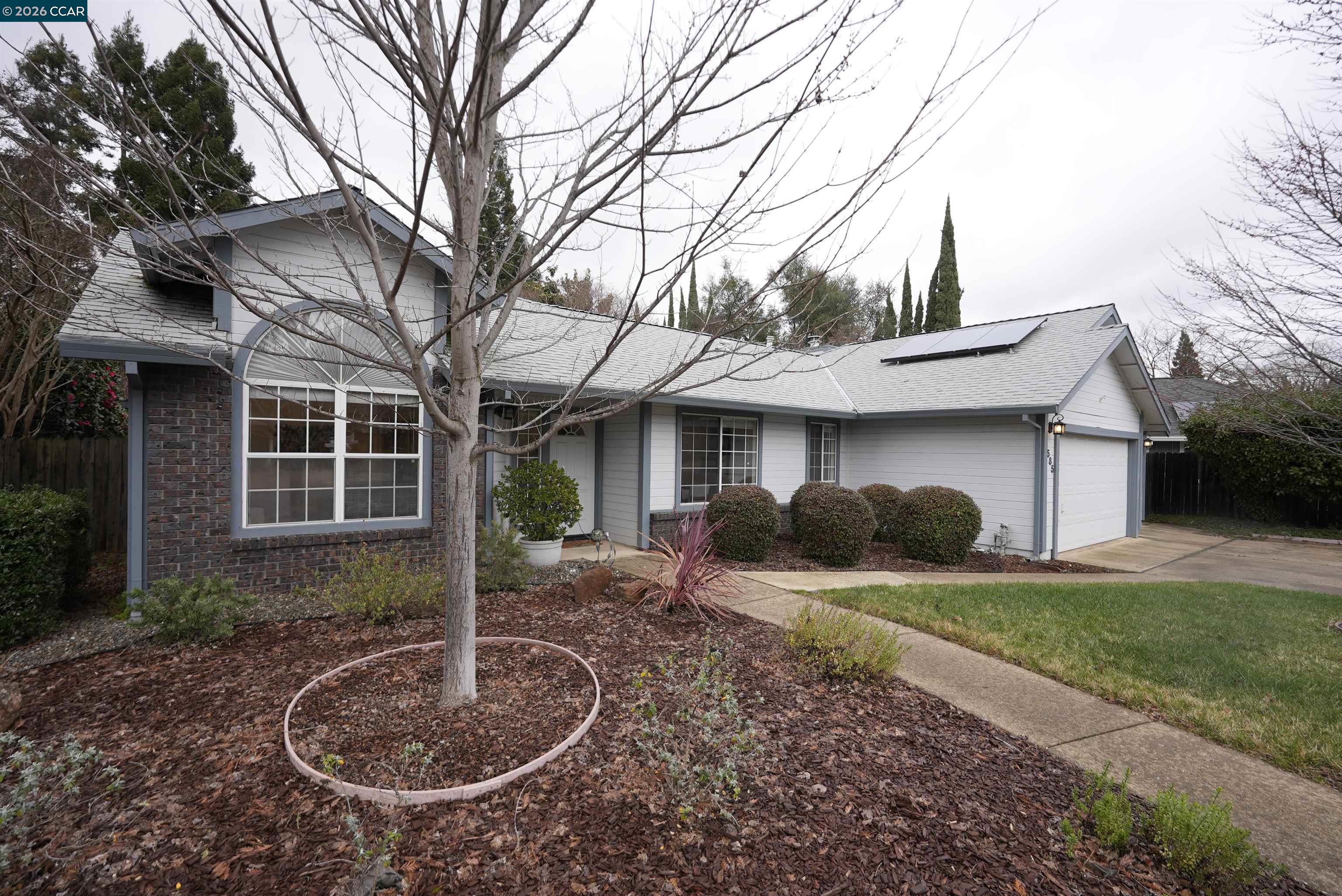 Detail Gallery Image 4 of 46 For 5585 Tudor Way, Loomis,  CA 95650 - 3 Beds | 2 Baths