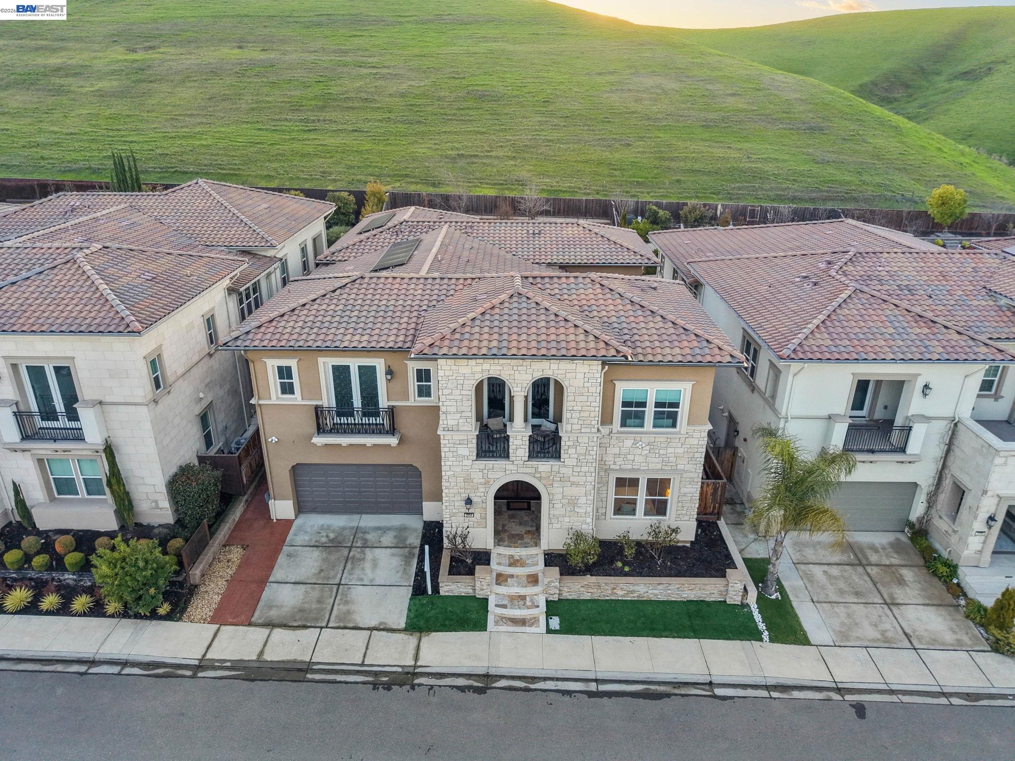 Detail Gallery Image 2 of 60 For 2094 Elderberry Dr, San Ramon,  CA 94582 - 5 Beds | 5/1 Baths