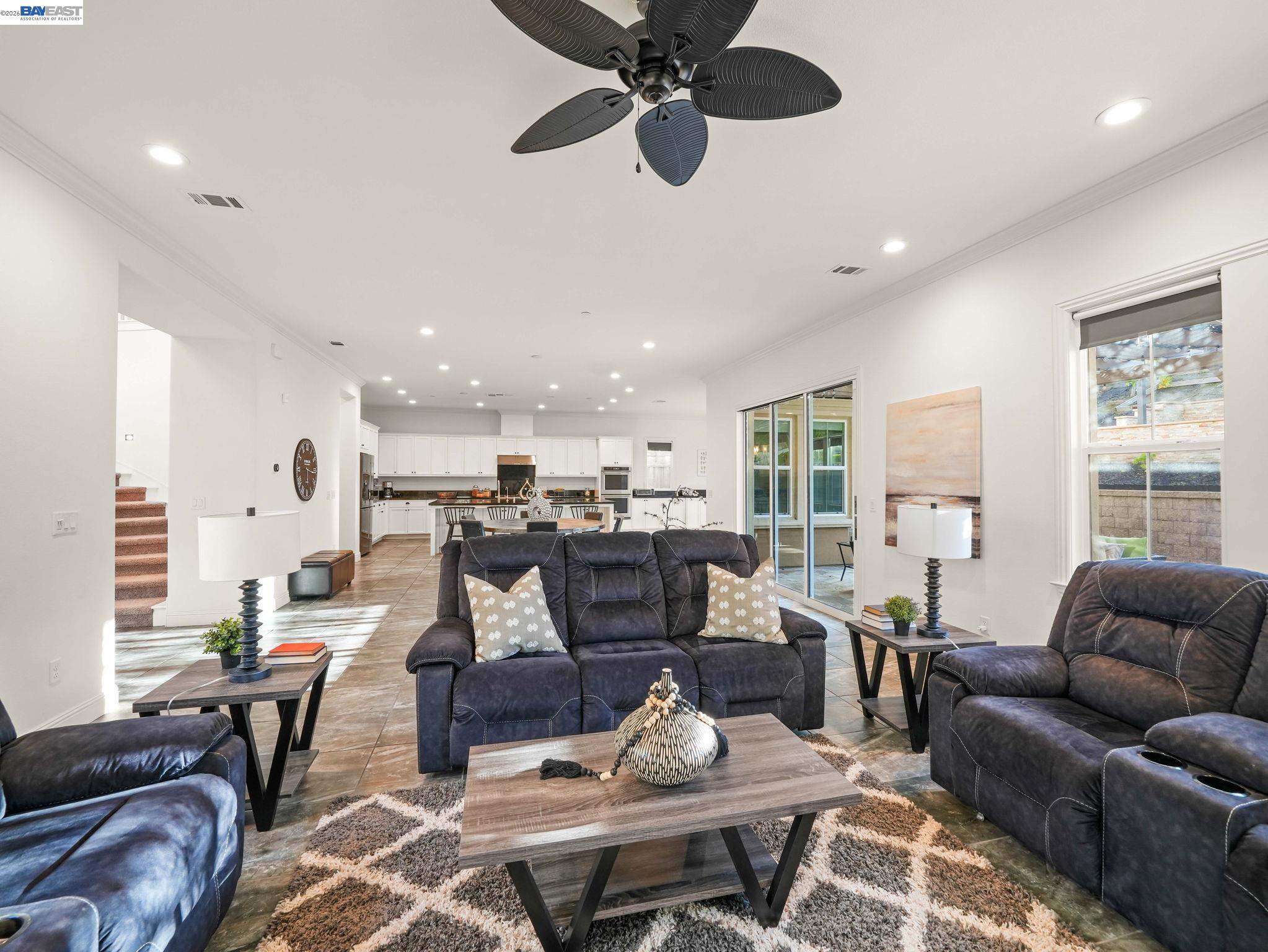 Detail Gallery Image 12 of 60 For 2094 Elderberry Dr, San Ramon,  CA 94582 - 5 Beds | 5/1 Baths