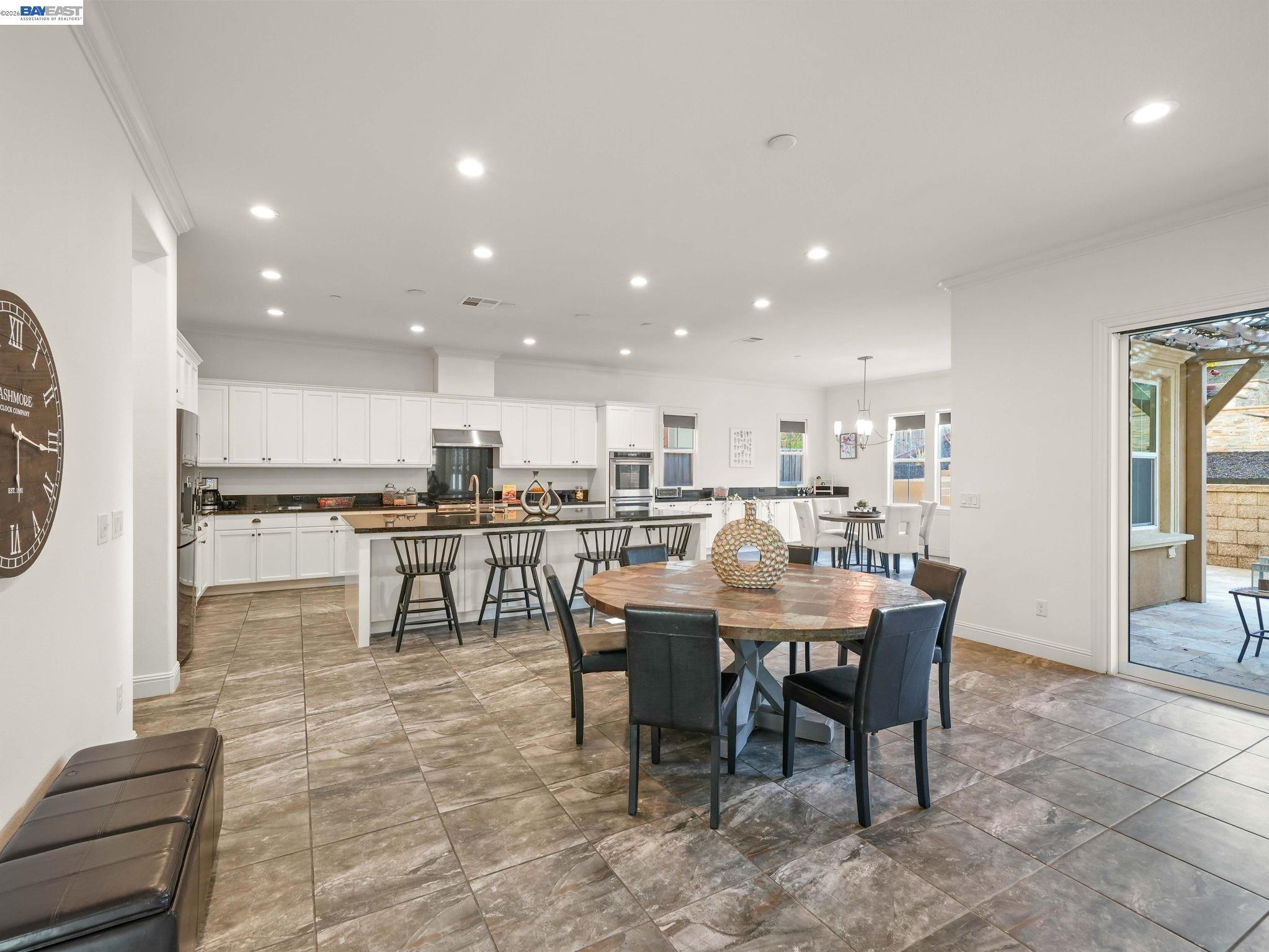 Detail Gallery Image 13 of 60 For 2094 Elderberry Dr, San Ramon,  CA 94582 - 5 Beds | 5/1 Baths