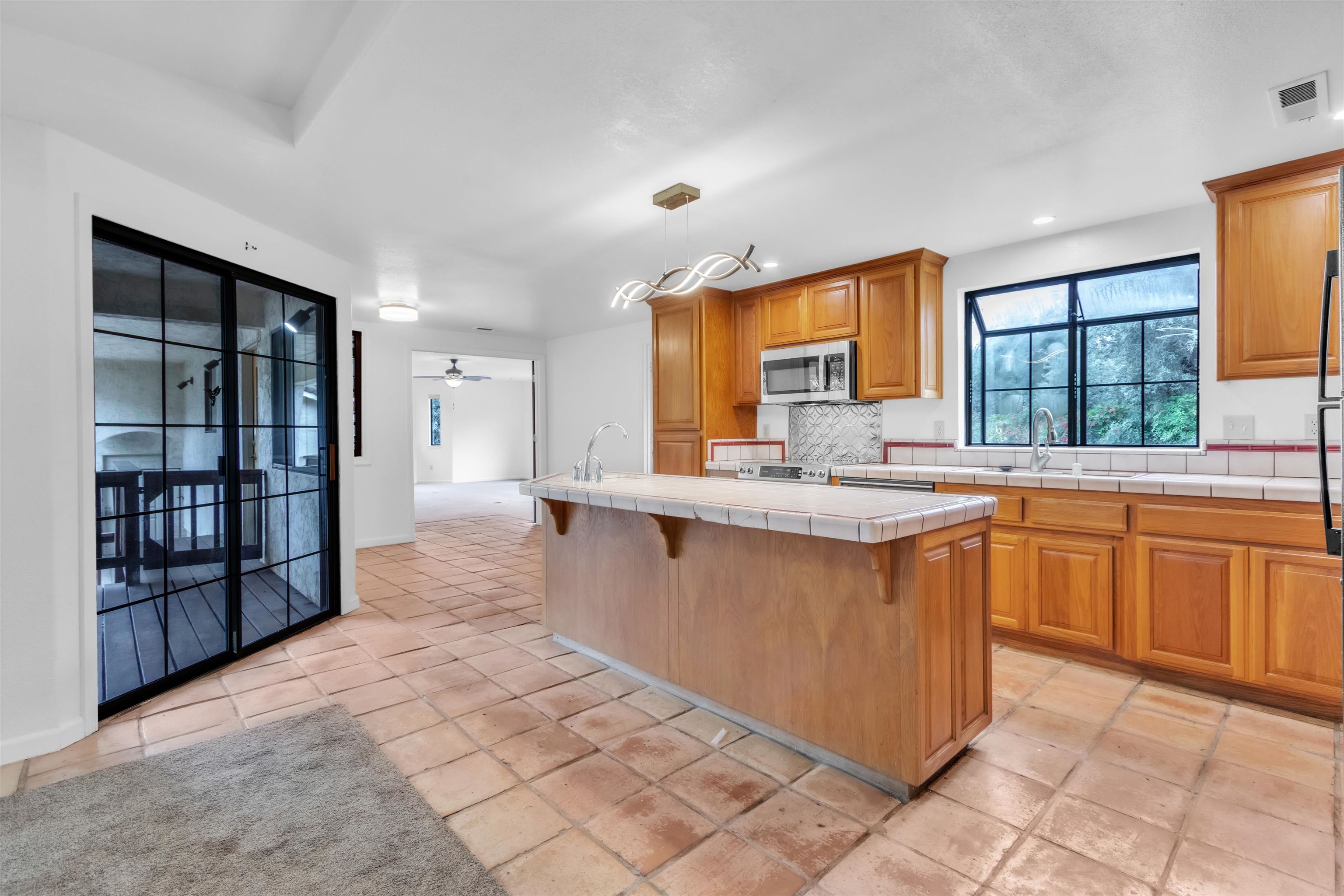 Detail Gallery Image 15 of 54 For 3665 Illinois Avenue, Corning,  CA 96021-9280 - 3 Beds | 2/1 Baths