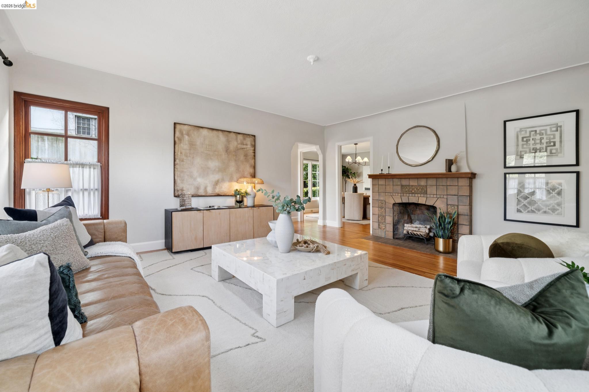 Detail Gallery Image 10 of 46 For 741 Grosvenor Pl, Oakland,  CA 94610 - 2 Beds | 1 Baths