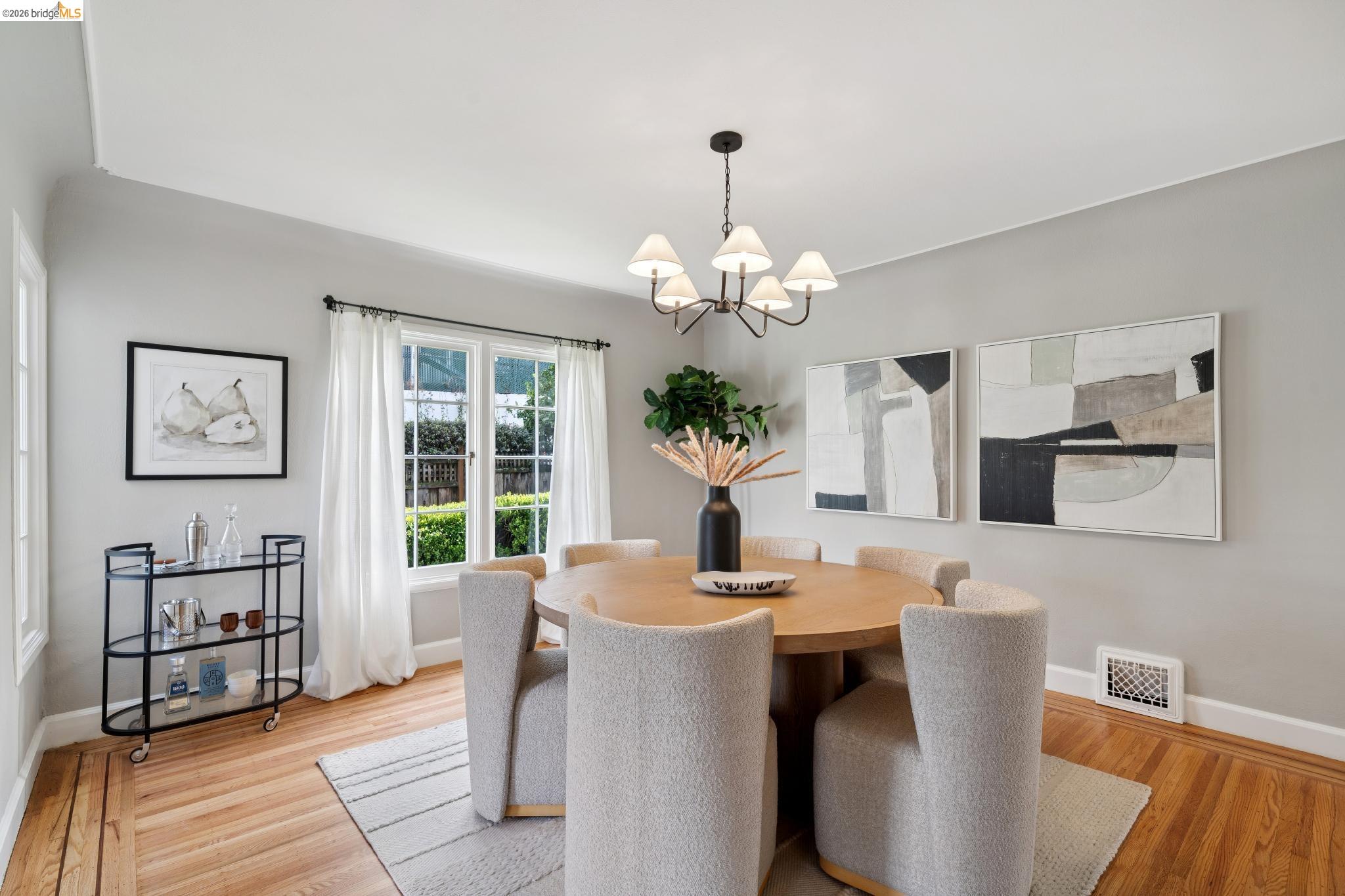 Detail Gallery Image 12 of 46 For 741 Grosvenor Pl, Oakland,  CA 94610 - 2 Beds | 1 Baths