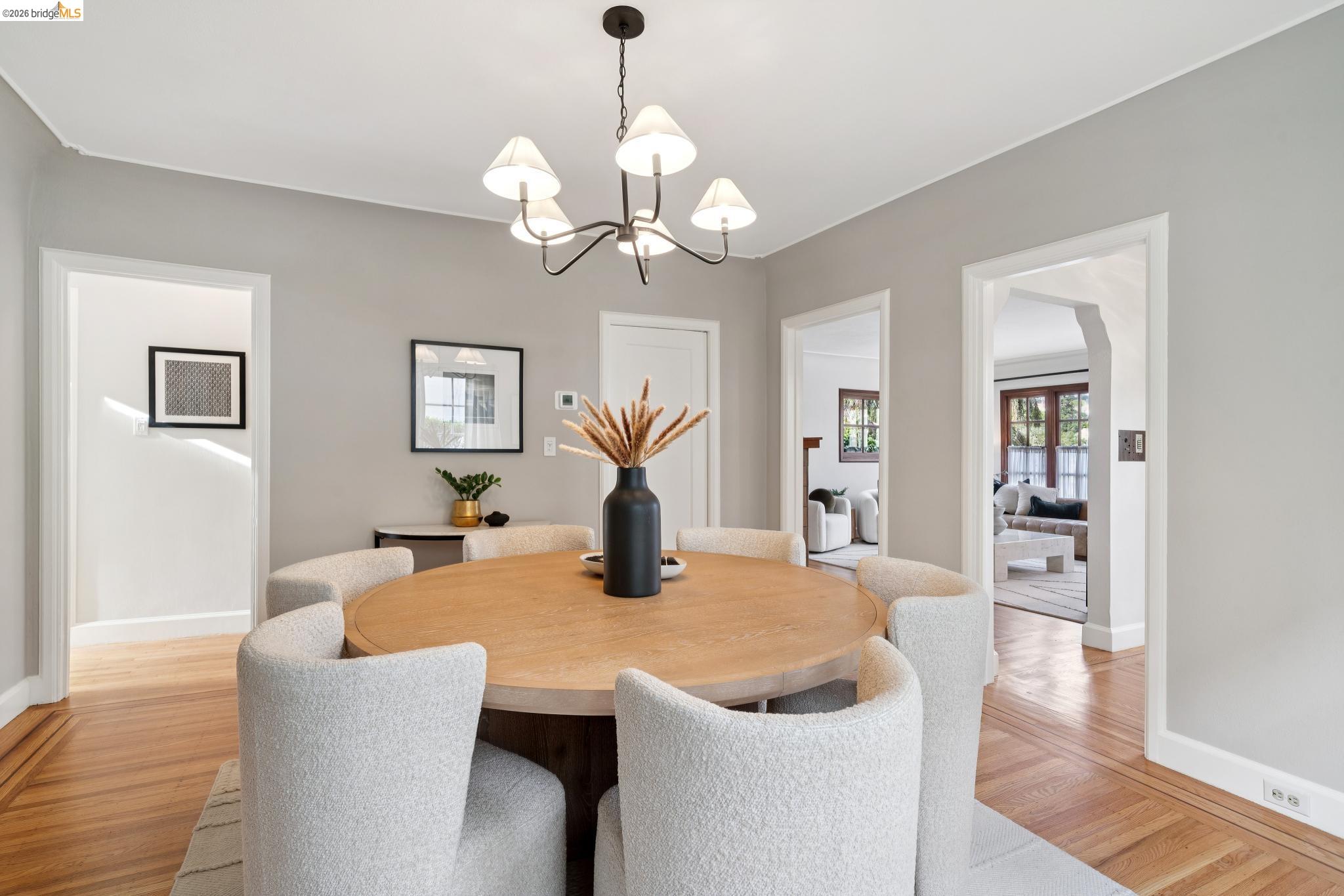 Detail Gallery Image 14 of 46 For 741 Grosvenor Pl, Oakland,  CA 94610 - 2 Beds | 1 Baths