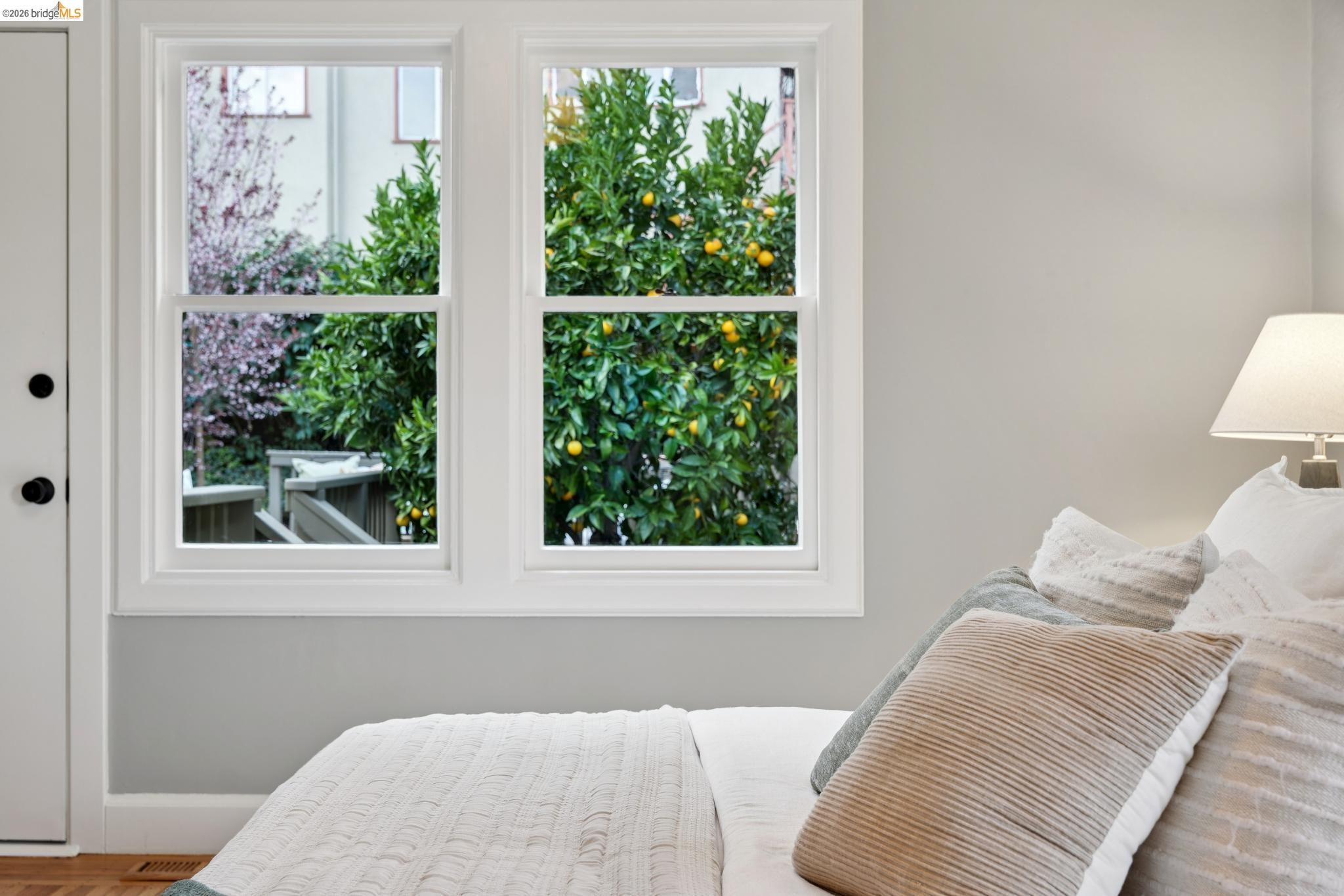 Detail Gallery Image 25 of 46 For 741 Grosvenor Pl, Oakland,  CA 94610 - 2 Beds | 1 Baths