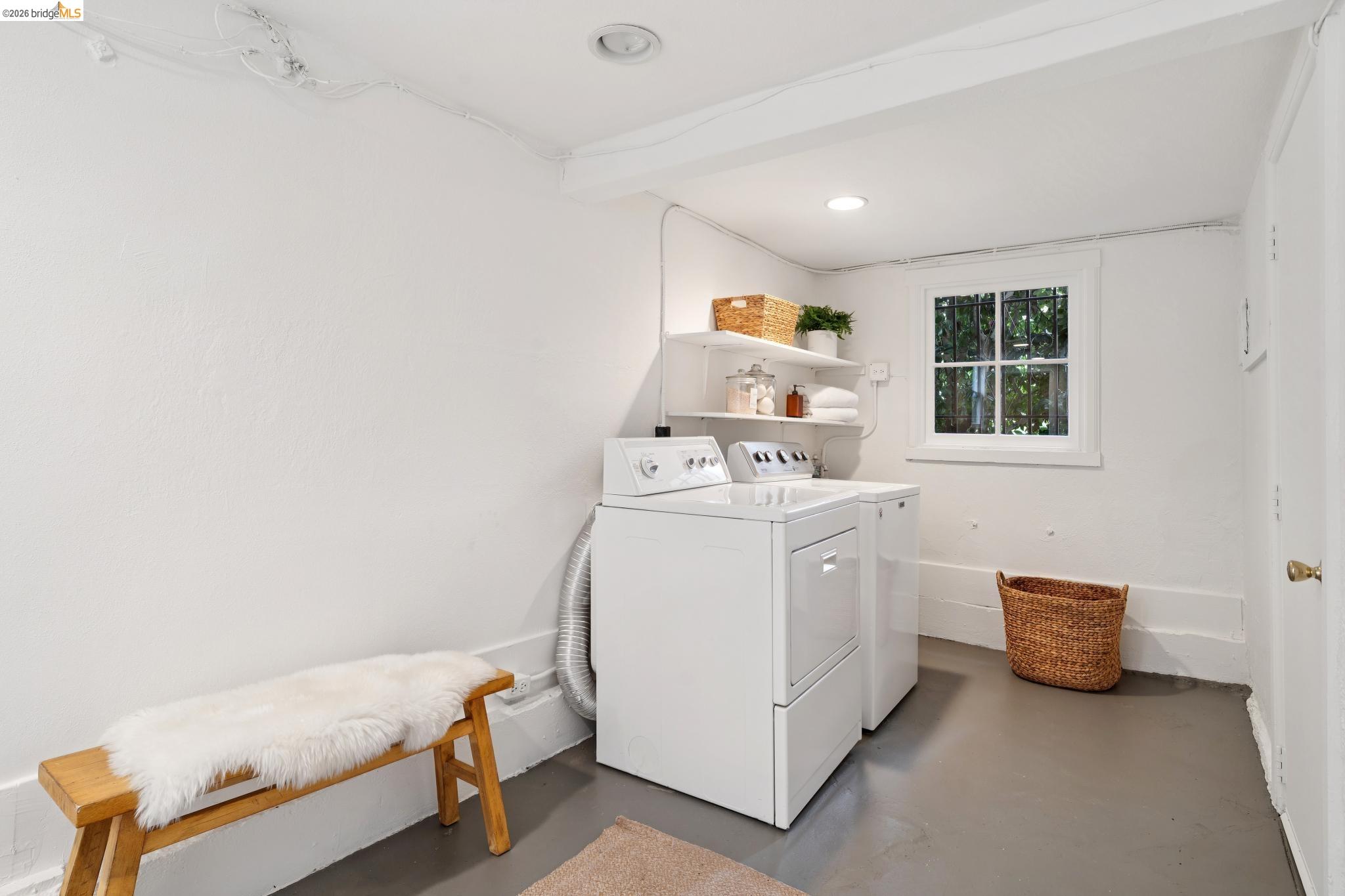 Detail Gallery Image 34 of 46 For 741 Grosvenor Pl, Oakland,  CA 94610 - 2 Beds | 1 Baths