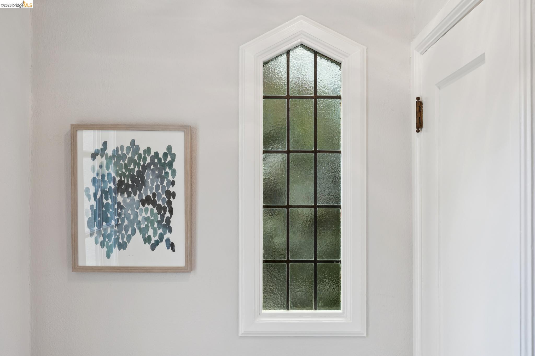 Detail Gallery Image 5 of 46 For 741 Grosvenor Pl, Oakland,  CA 94610 - 2 Beds | 1 Baths