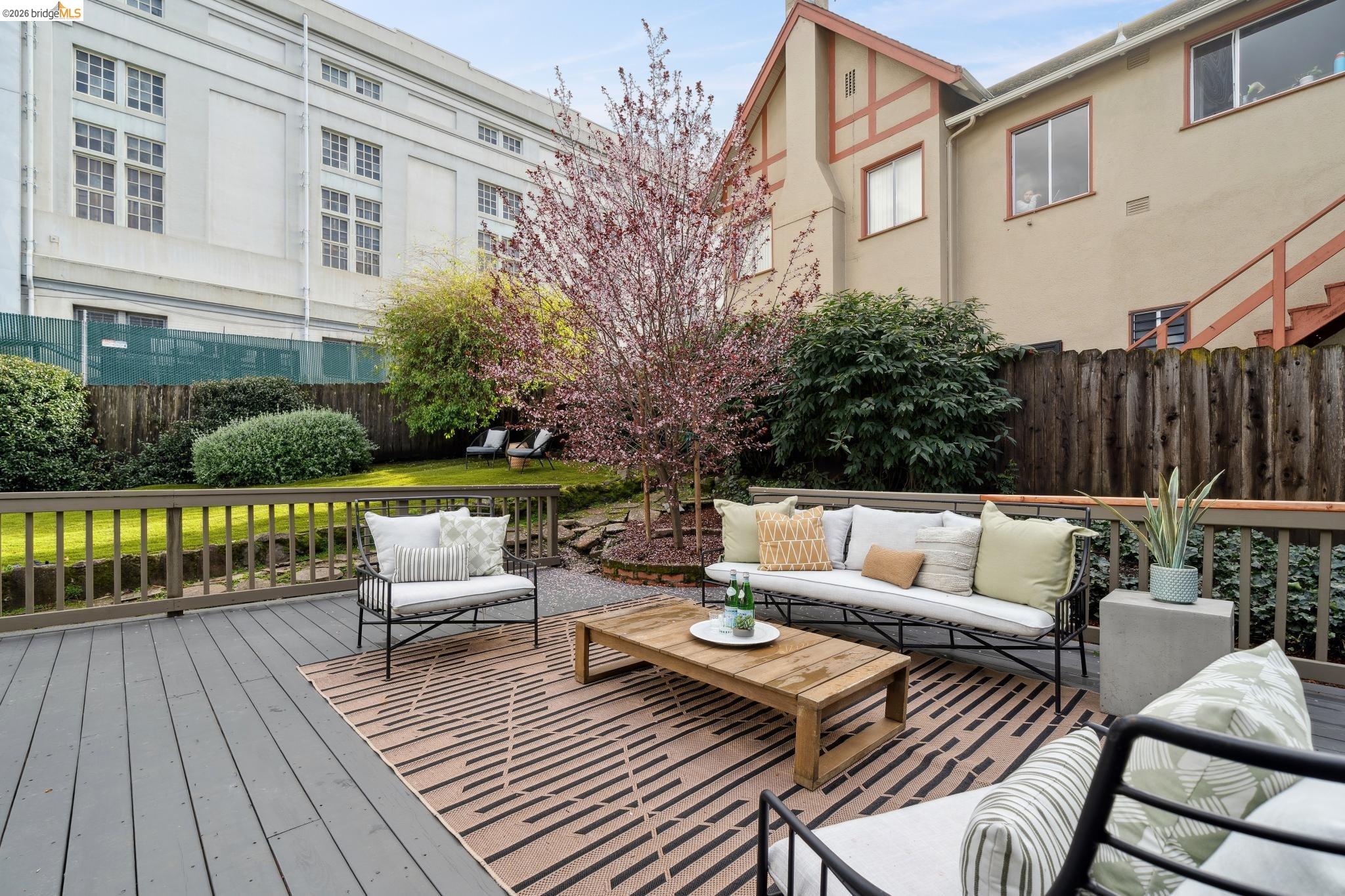 Detail Gallery Image 40 of 46 For 741 Grosvenor Pl, Oakland,  CA 94610 - 2 Beds | 1 Baths