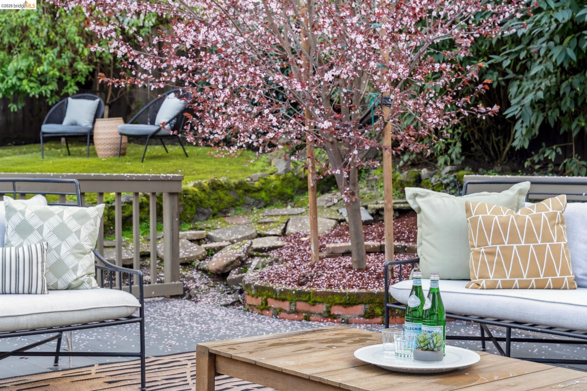 Detail Gallery Image 41 of 46 For 741 Grosvenor Pl, Oakland,  CA 94610 - 2 Beds | 1 Baths