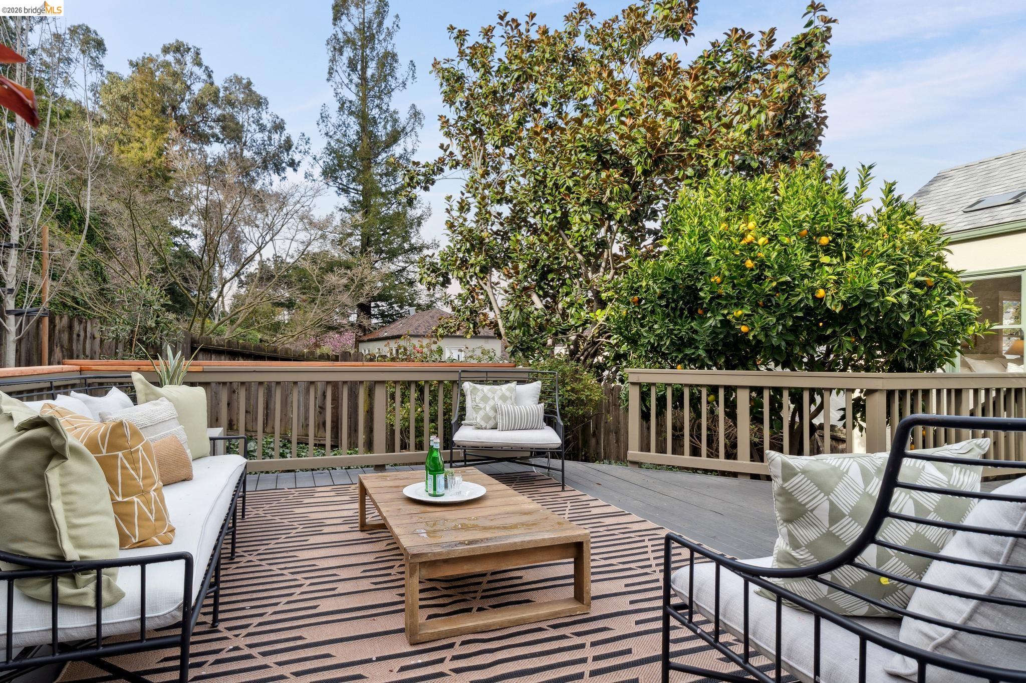 Detail Gallery Image 42 of 46 For 741 Grosvenor Pl, Oakland,  CA 94610 - 2 Beds | 1 Baths