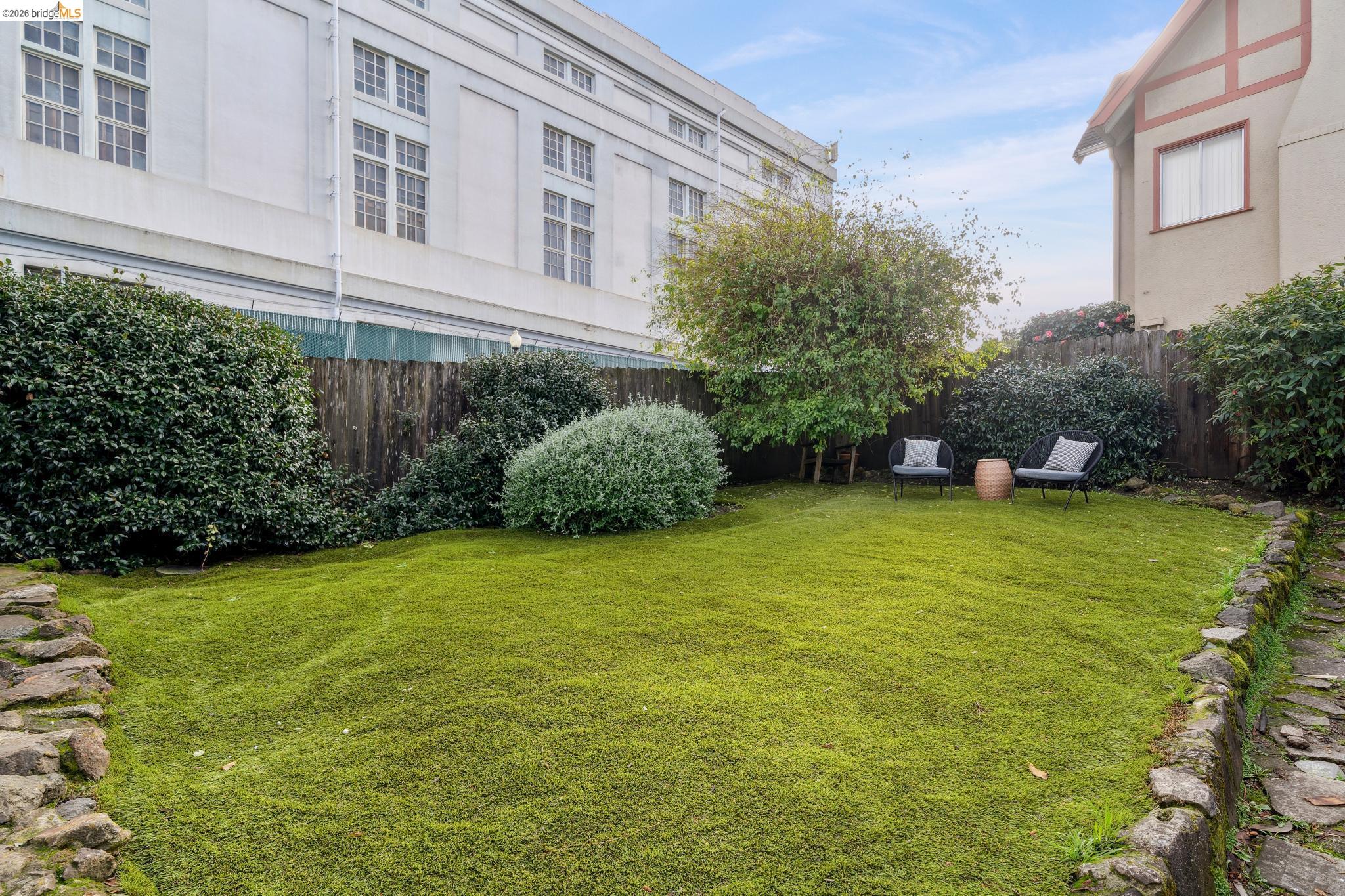 Detail Gallery Image 43 of 46 For 741 Grosvenor Pl, Oakland,  CA 94610 - 2 Beds | 1 Baths