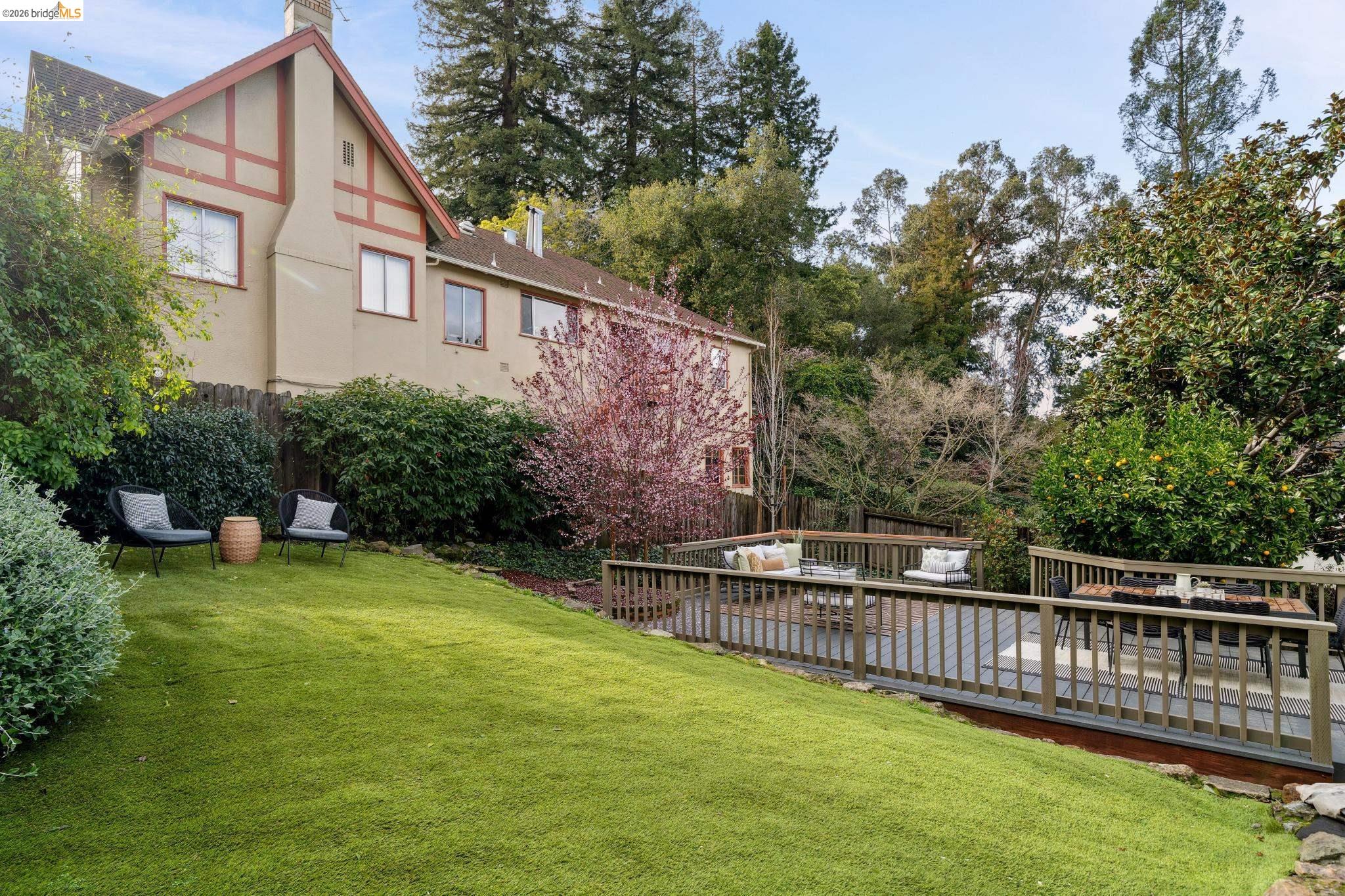 Detail Gallery Image 44 of 46 For 741 Grosvenor Pl, Oakland,  CA 94610 - 2 Beds | 1 Baths