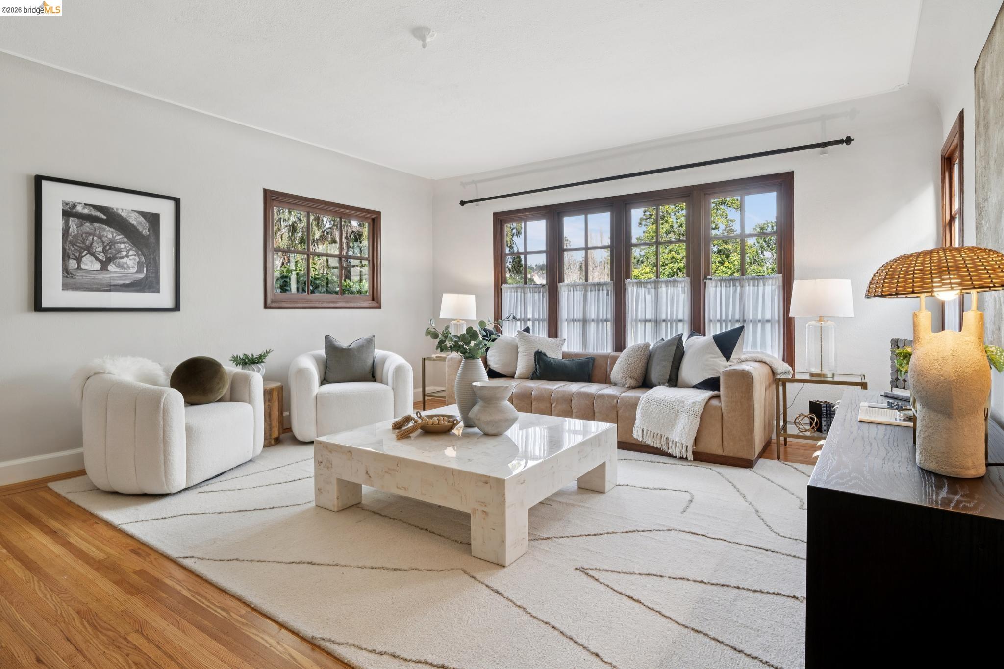 Detail Gallery Image 6 of 46 For 741 Grosvenor Pl, Oakland,  CA 94610 - 2 Beds | 1 Baths