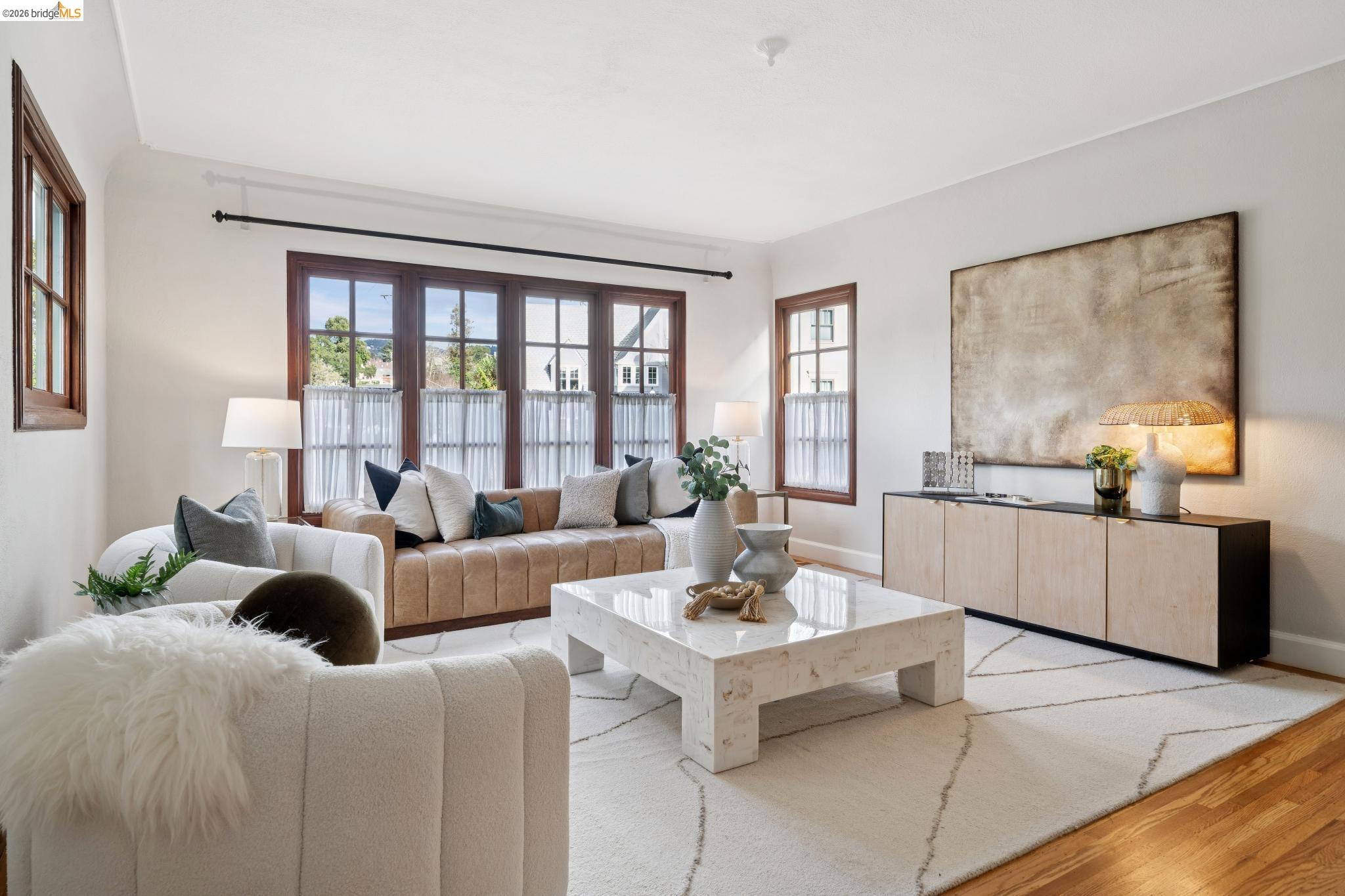 Detail Gallery Image 7 of 46 For 741 Grosvenor Pl, Oakland,  CA 94610 - 2 Beds | 1 Baths