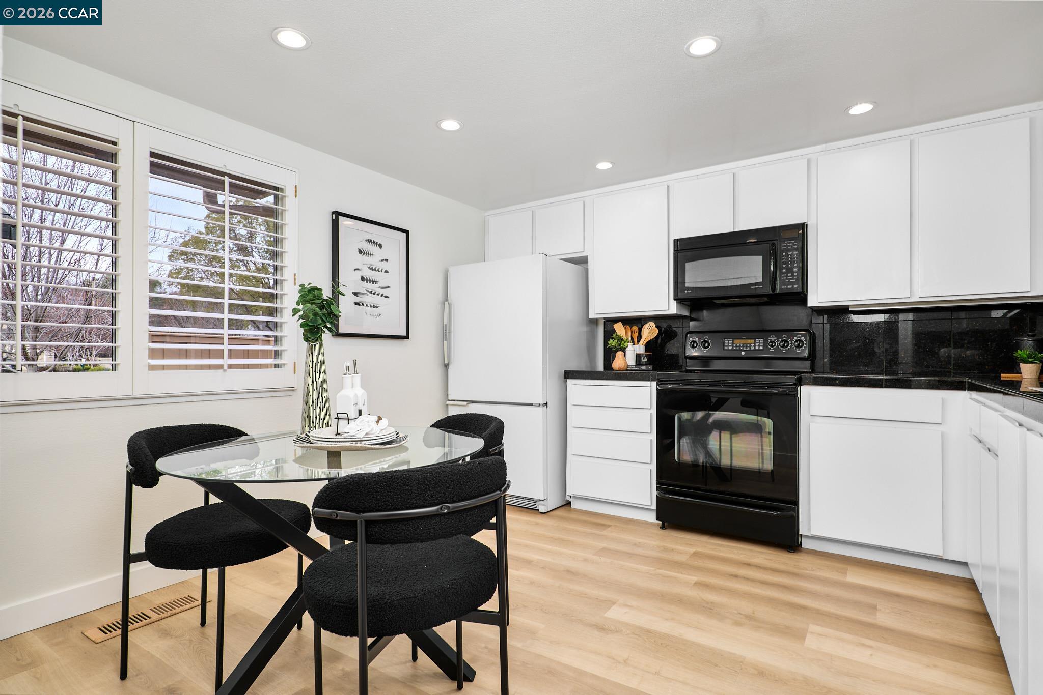 Photo #13: 41124557 Listing: Photo #13