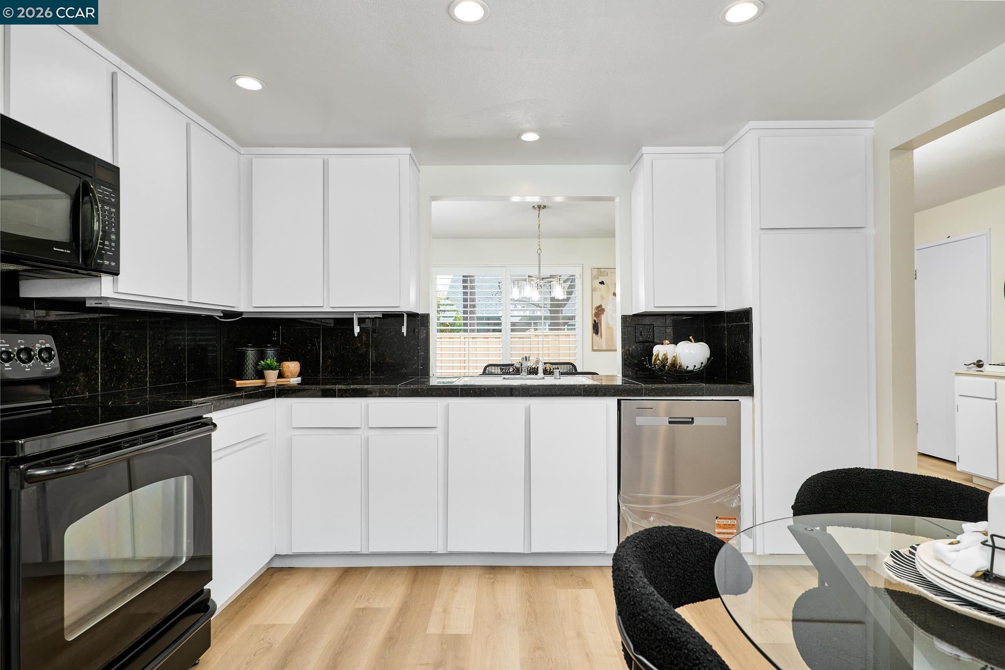 Photo #14: 41124557 Listing: Photo #14