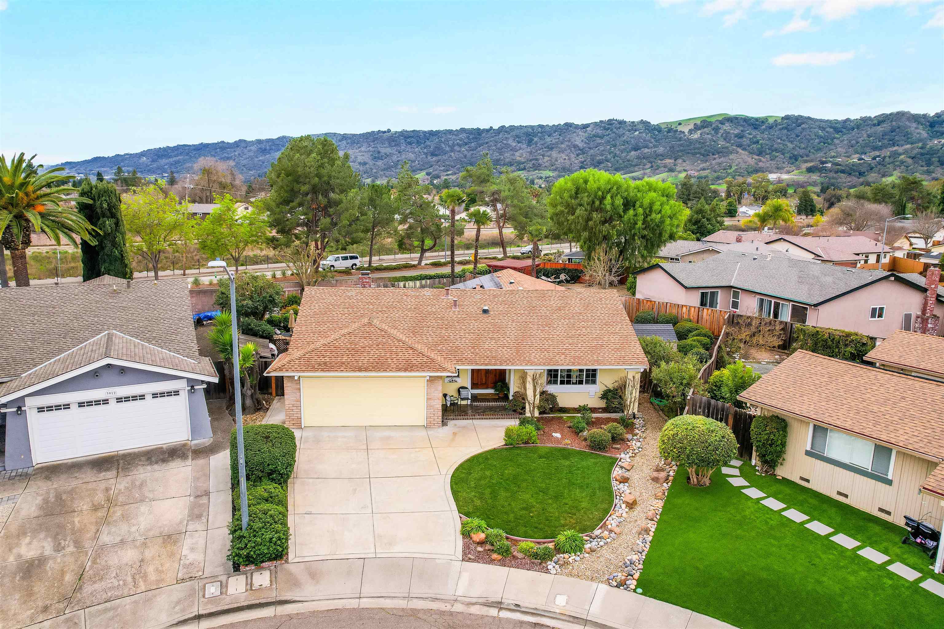 Detail Gallery Image 3 of 60 For 3920 Empire Ct, Pleasanton,  CA 94588 - 3 Beds | 2 Baths