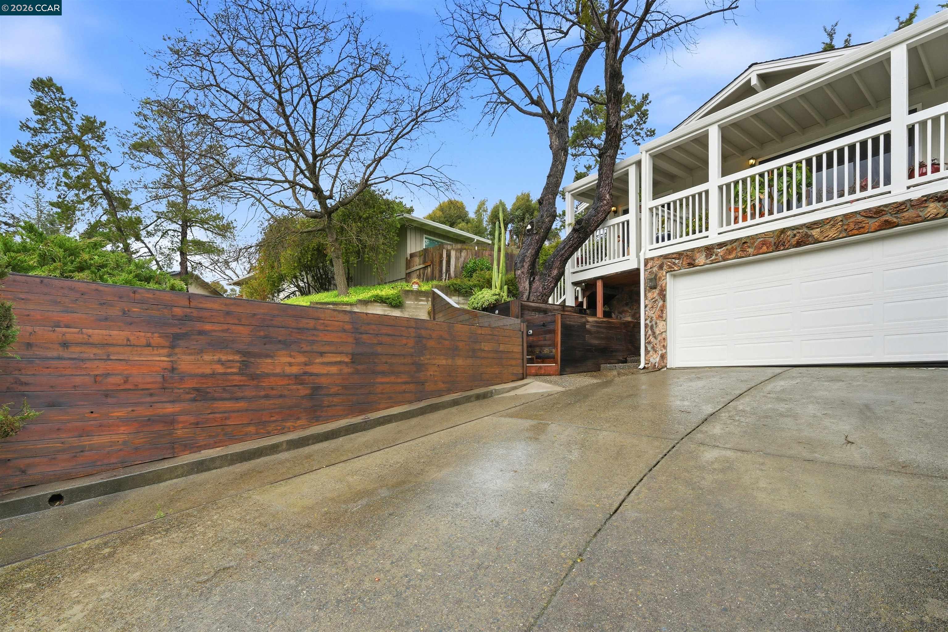 Detail Gallery Image 2 of 39 For 1630 Cayucos Dr, Walnut Creek,  CA 94597 - 4 Beds | 2 Baths