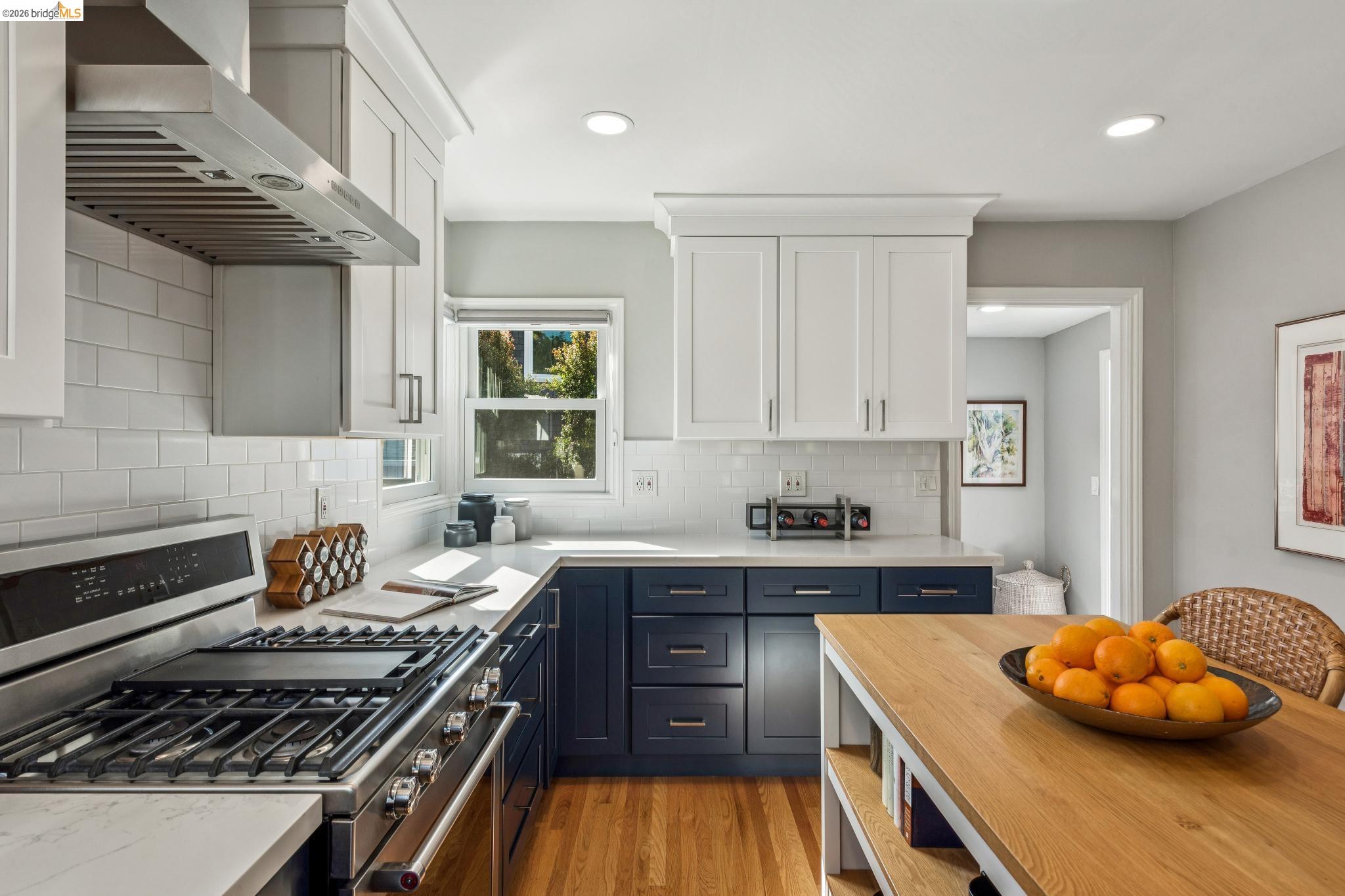 Detail Gallery Image 14 of 34 For 2465 Alida St, Oakland,  CA 94602 - 2 Beds | 1 Baths