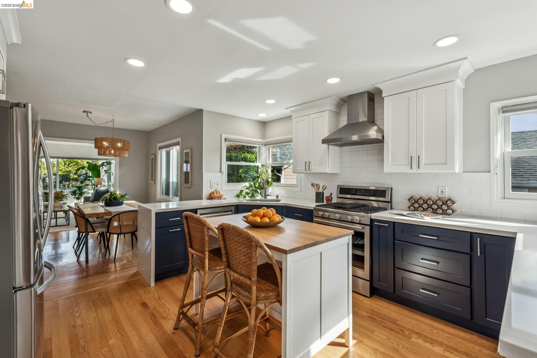 Detail Gallery Image 16 of 34 For 2465 Alida St, Oakland,  CA 94602 - 2 Beds | 1 Baths