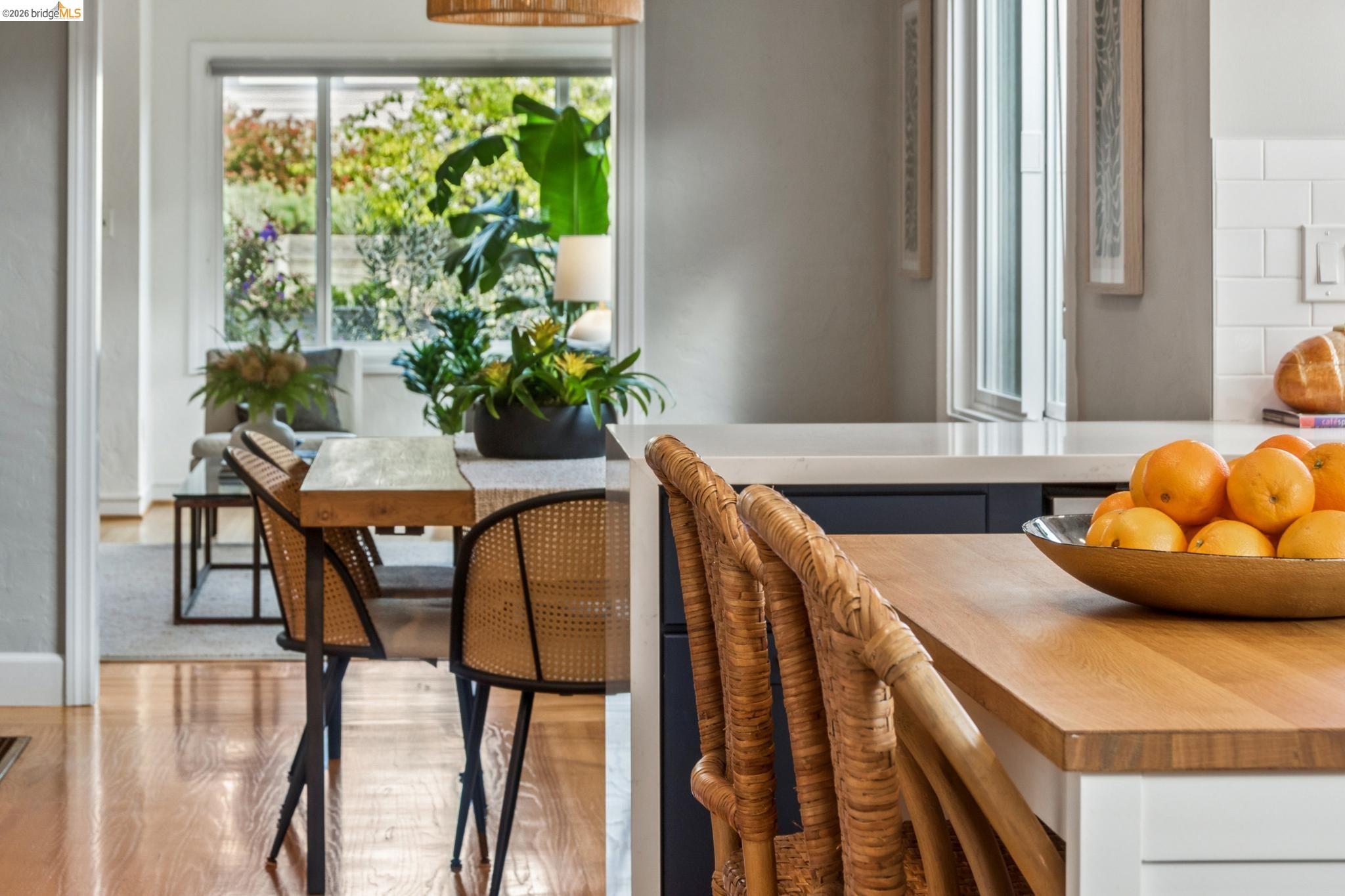 Detail Gallery Image 17 of 34 For 2465 Alida St, Oakland,  CA 94602 - 2 Beds | 1 Baths