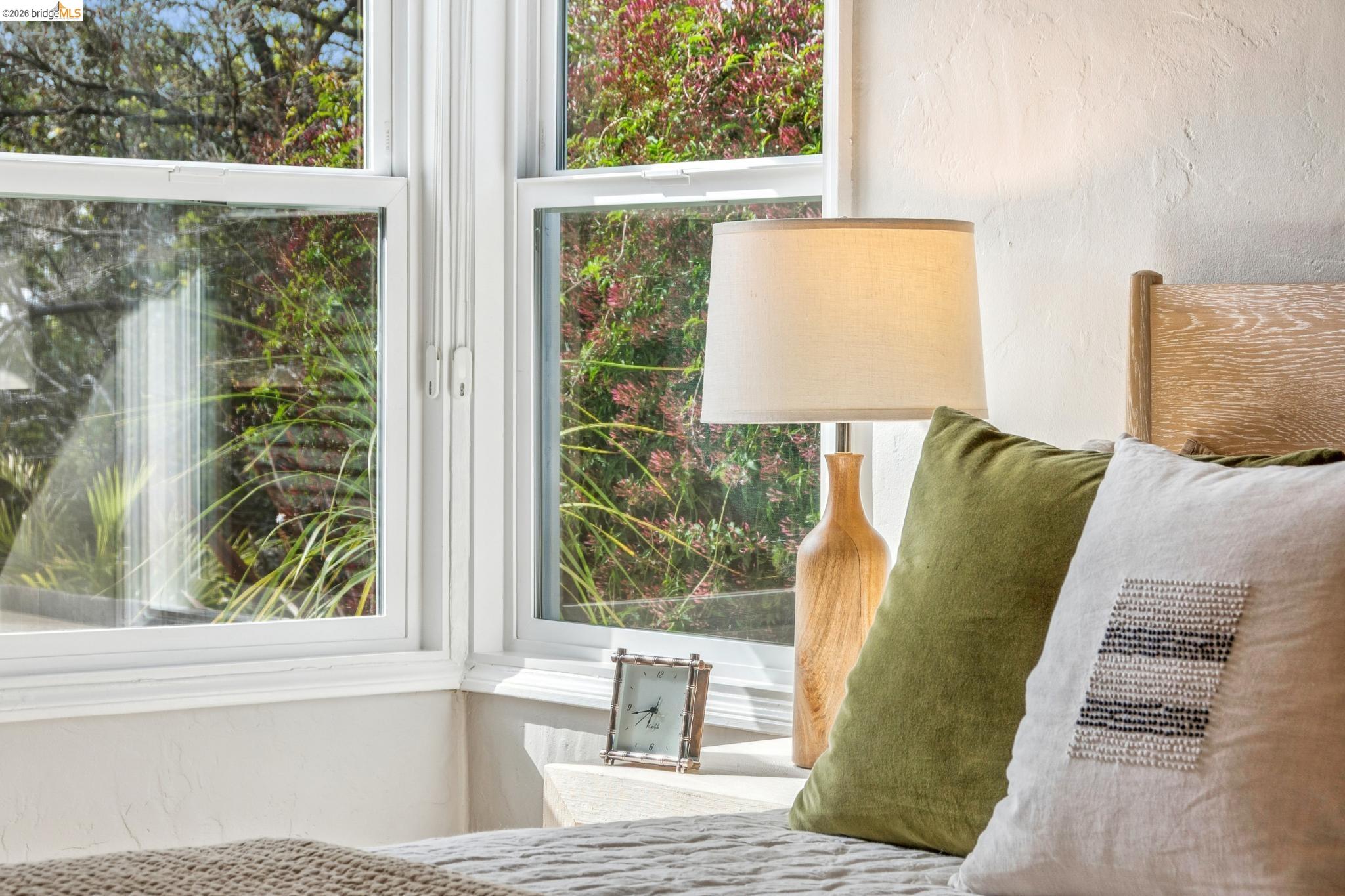 Detail Gallery Image 24 of 34 For 2465 Alida St, Oakland,  CA 94602 - 2 Beds | 1 Baths